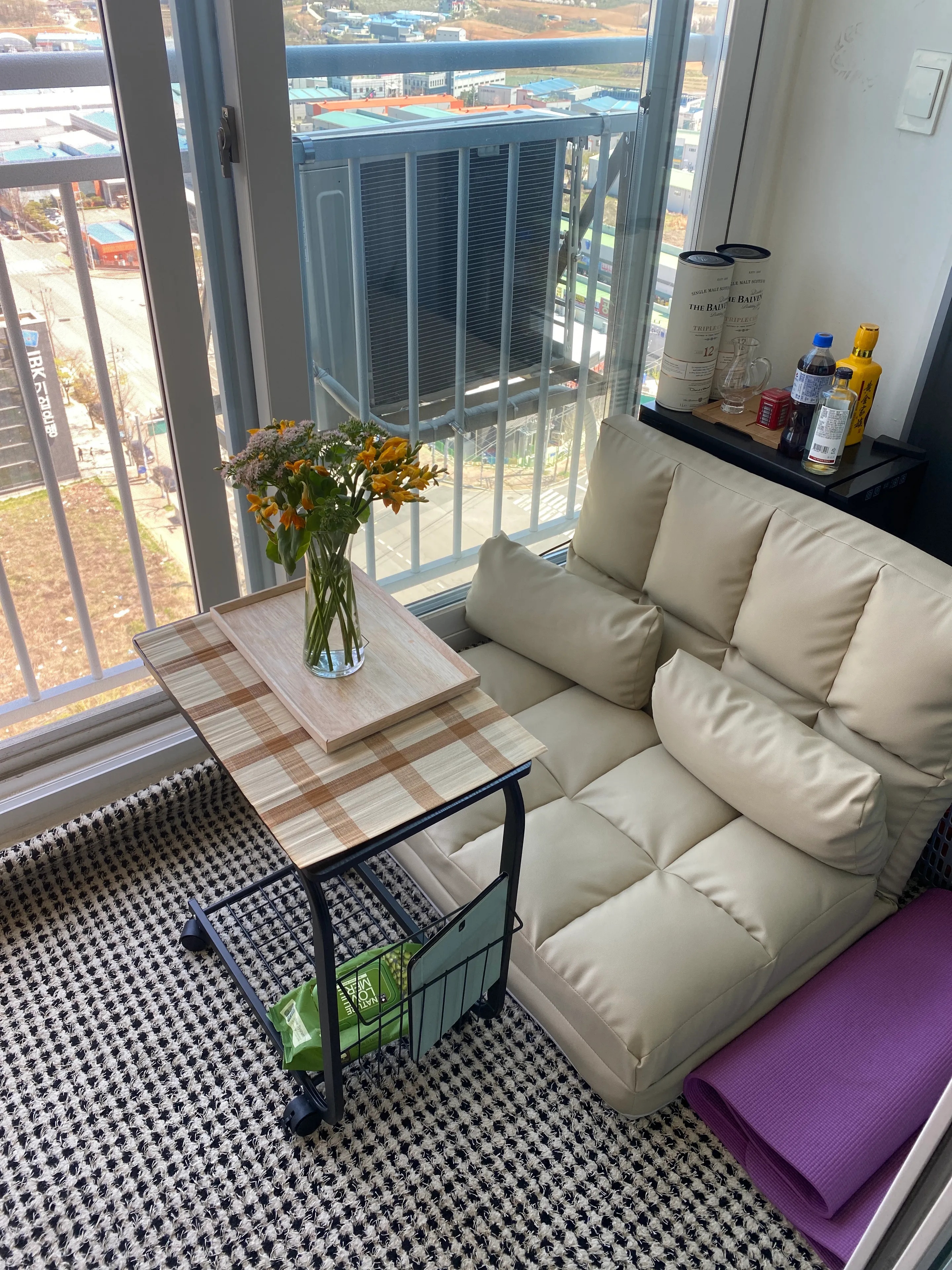 Rolling C-Shaped Side Table with Magazine Rack user photo