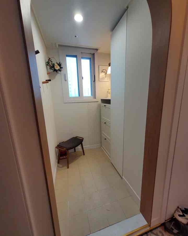 Tagged posts featuring BRUSALI Shoe Cabinet 2