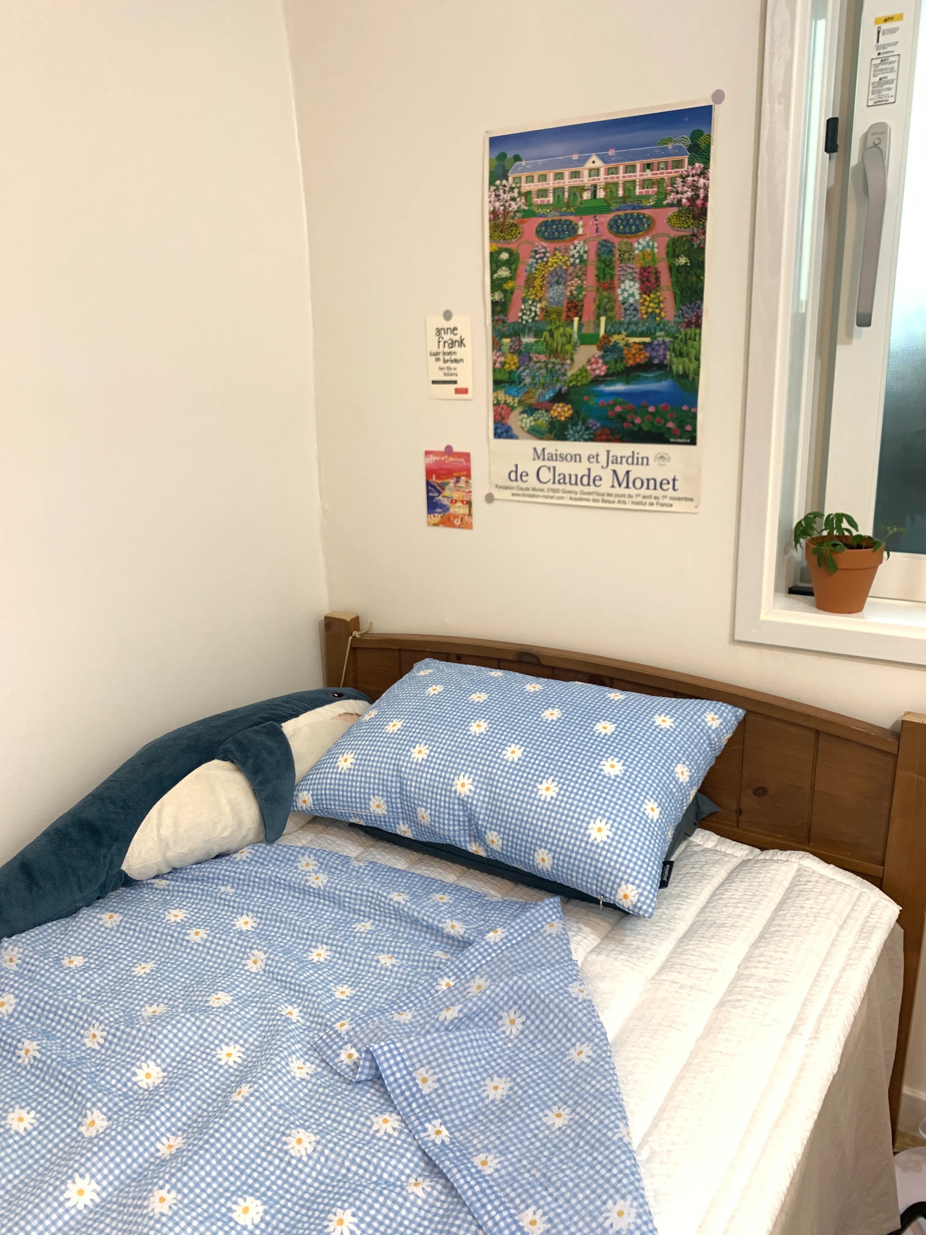 Summer Romance Seersucker Light Blanket + Pillowcase Set user photo