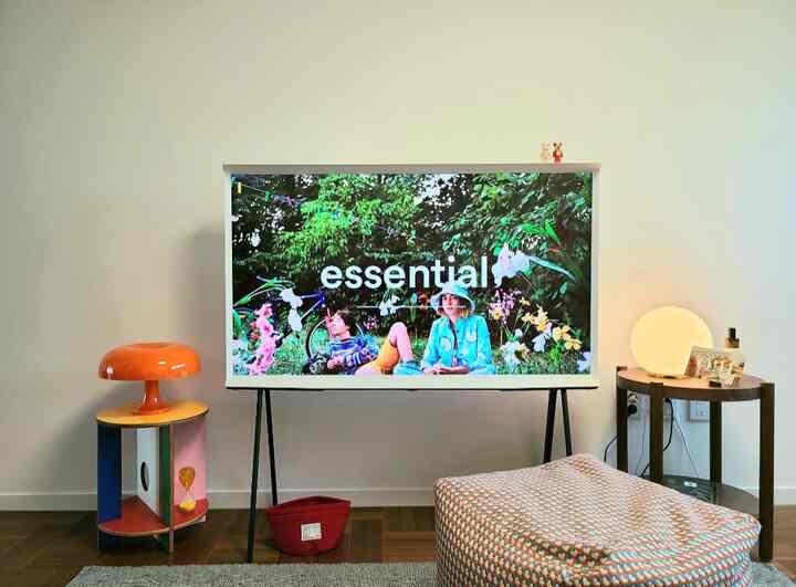 AVルームにもピッタリなセリフTVです！
どの空間にもよく似合い、テレビ本来の機能にも充実して愛情を込める電子製品です:) 