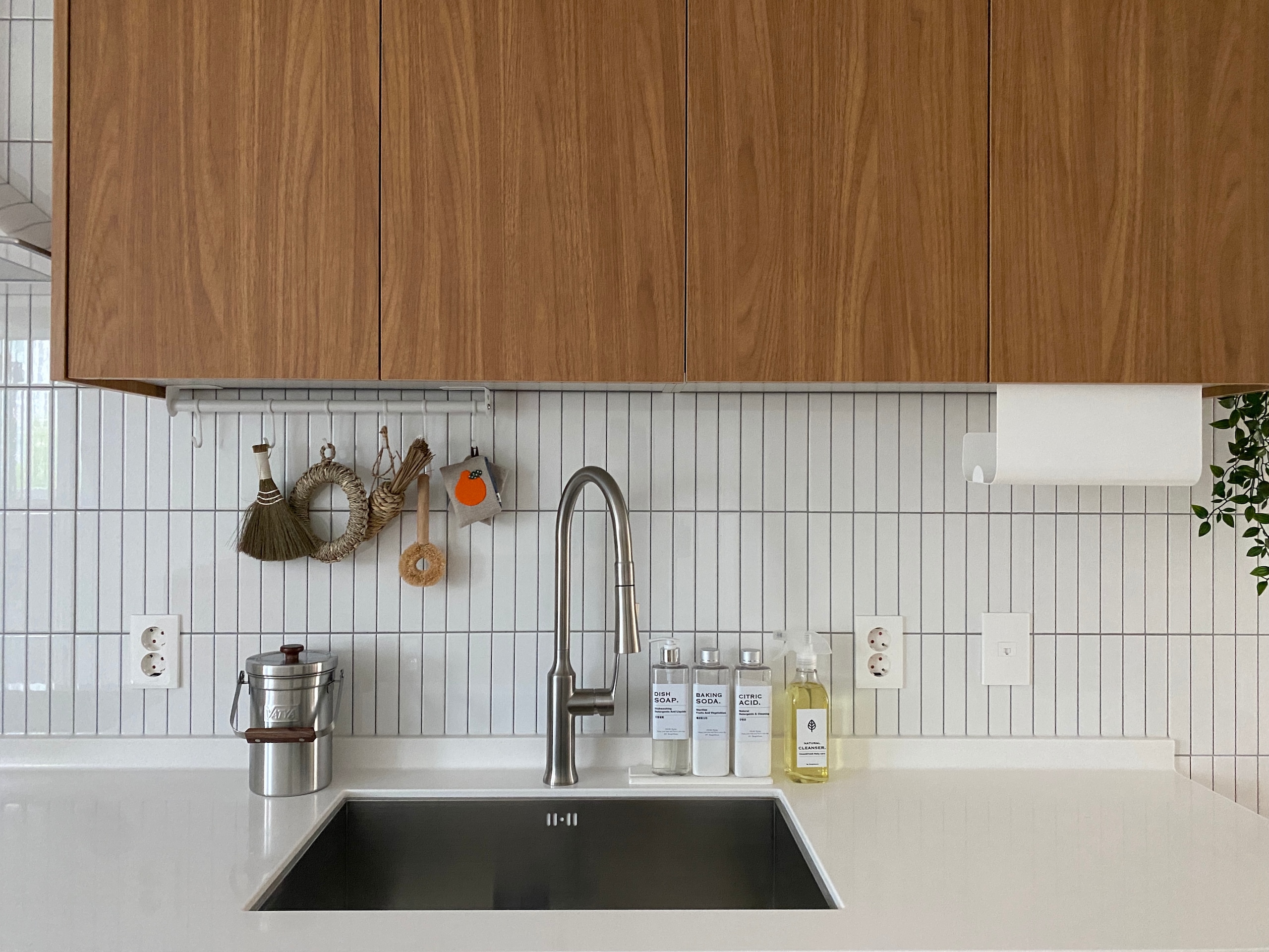 Magnetic Multi Rack Kitchen Towel Holder user photo