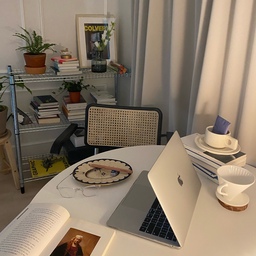 5월이면 오하우스3기도 끝이난다 🥲
오하우스 덕분에 집에 더욱 관심이 생기고,
이것저것 꾸미게 되고 배치도 요리조리 바꿔보고 많은 순간들을 남길 수 있었다!
조금 더 적극적으로 활동하지 못한 아쉬움 🥲
고마워용 오!하우스 💚

