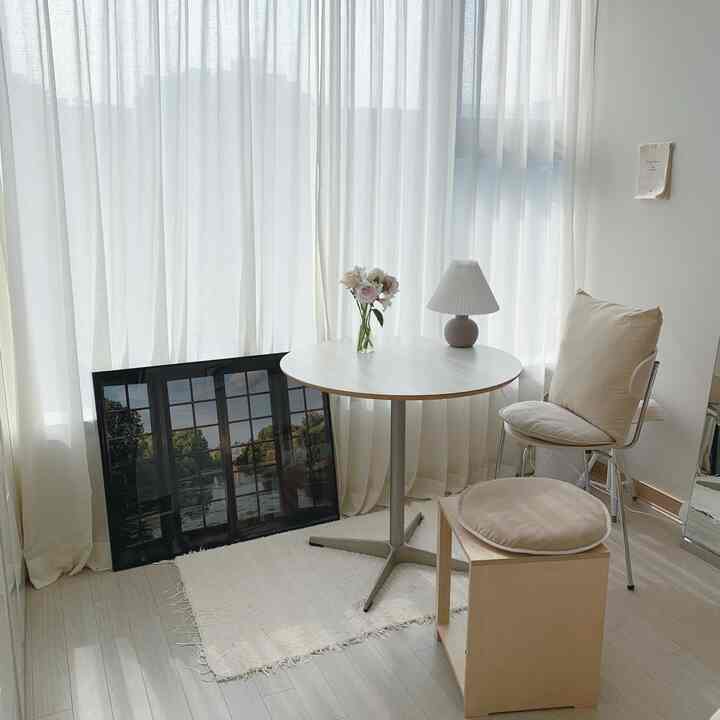 love that way you see no.1

家に窓ができて部屋がもっと広く見えます。
ポスター名も可愛くて私にいろいろインスピレーションを与えるフレーズです。
いろいろ満足のいくこのフォトフレームおすすめですよ！🍵

上記の投稿は、本日の家のオーハウス活動の一環として、当該業者から製品を提供され、体験後に作成されました。

Instagram_  #오늘의집 #오리뷰어 #포스터샵 #postershop #인테리어포스터 #포스터