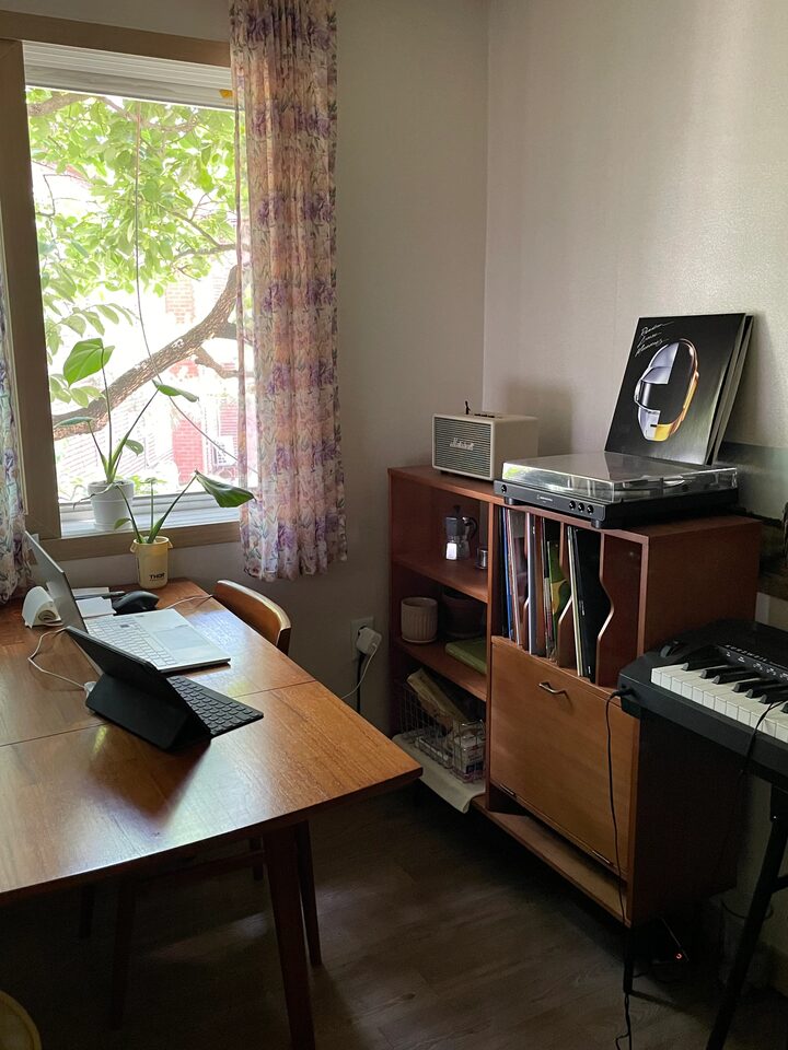 short form carousel card thumbnail