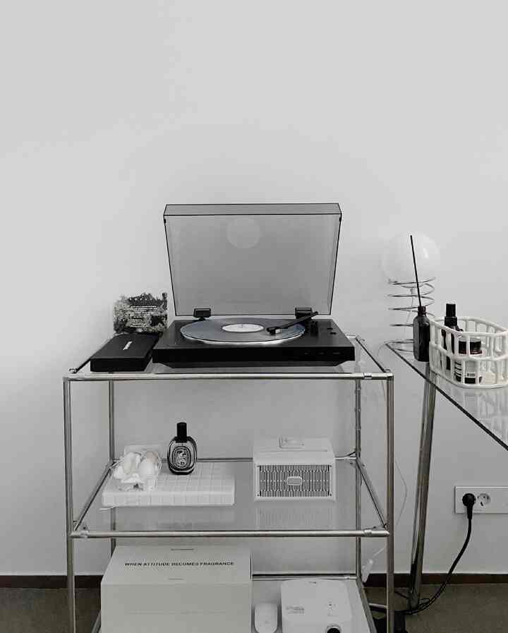 #광고
⠀
NEW TURNTABLE
⠀
入門用におすすめしたいソニーターンテーブル🎧
⠀
私が使っていたものとは異なり、既存のもの
ヘッドセット、イヤホン、スピーカー
接続して使うBluetooth形式ですよ🎶
⠀
ブラックカラーグランジきれいで空間インテリアに
本当にうまくいきます：-D
⠀
既存のセビーズBluetoothスピーカーに接続して
使用中ですが音質が終わります、、
⠀
⠀
⠀
⠀
上記の投稿は、今日の家のオーハウス活動の一環として、企業が製品を提供します
受け取り体験後に作成されました。
⠀

