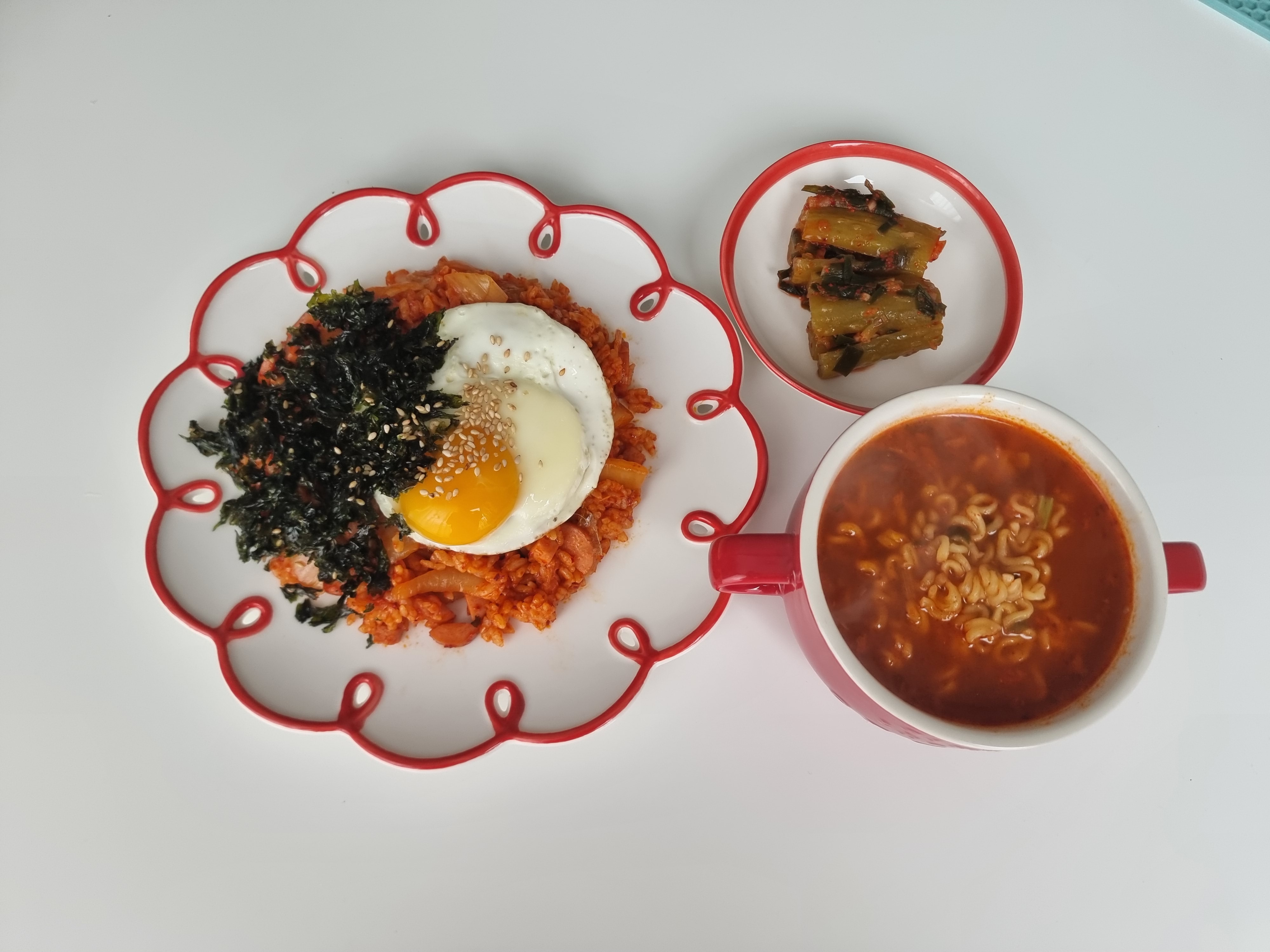 Hand-Drawn Retro Flower Plate user photo