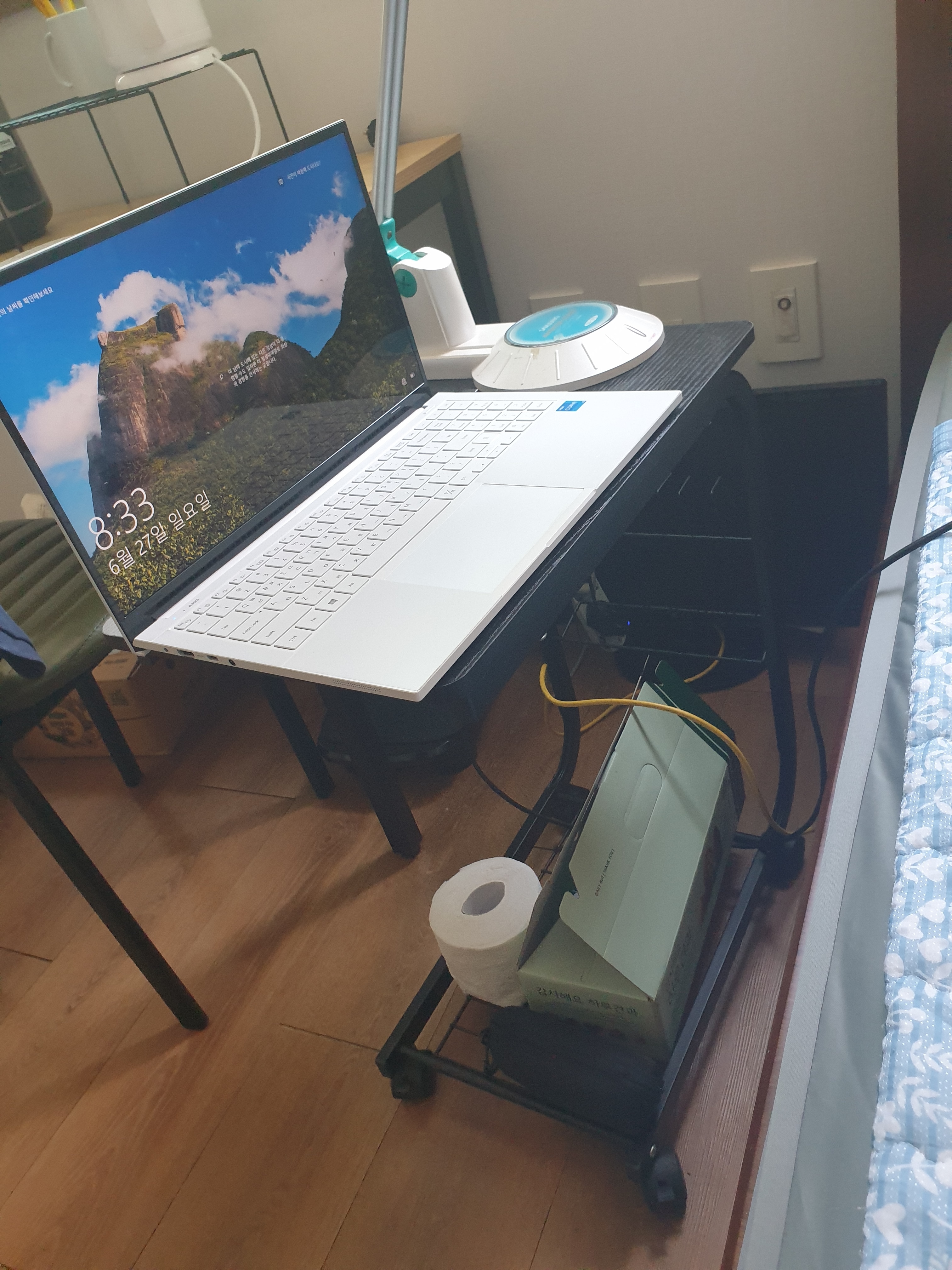 Rolling C-Shaped Side Table with Magazine Rack user photo