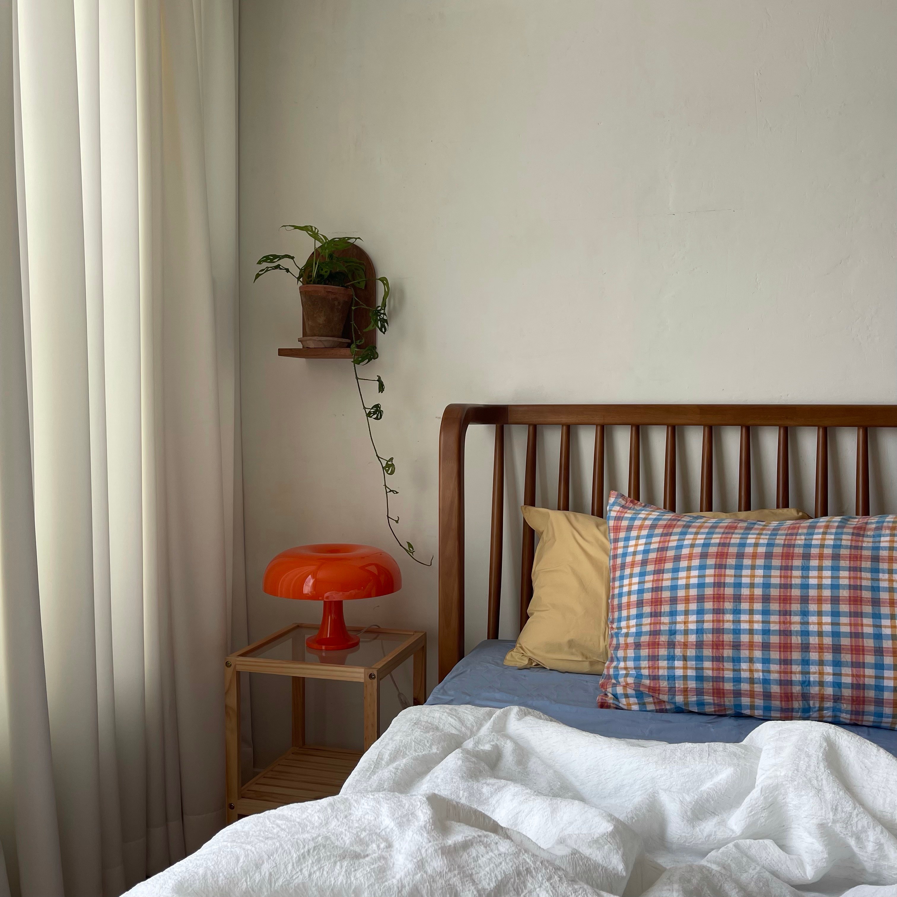 Wooden Tempered Glass Side Table user photo