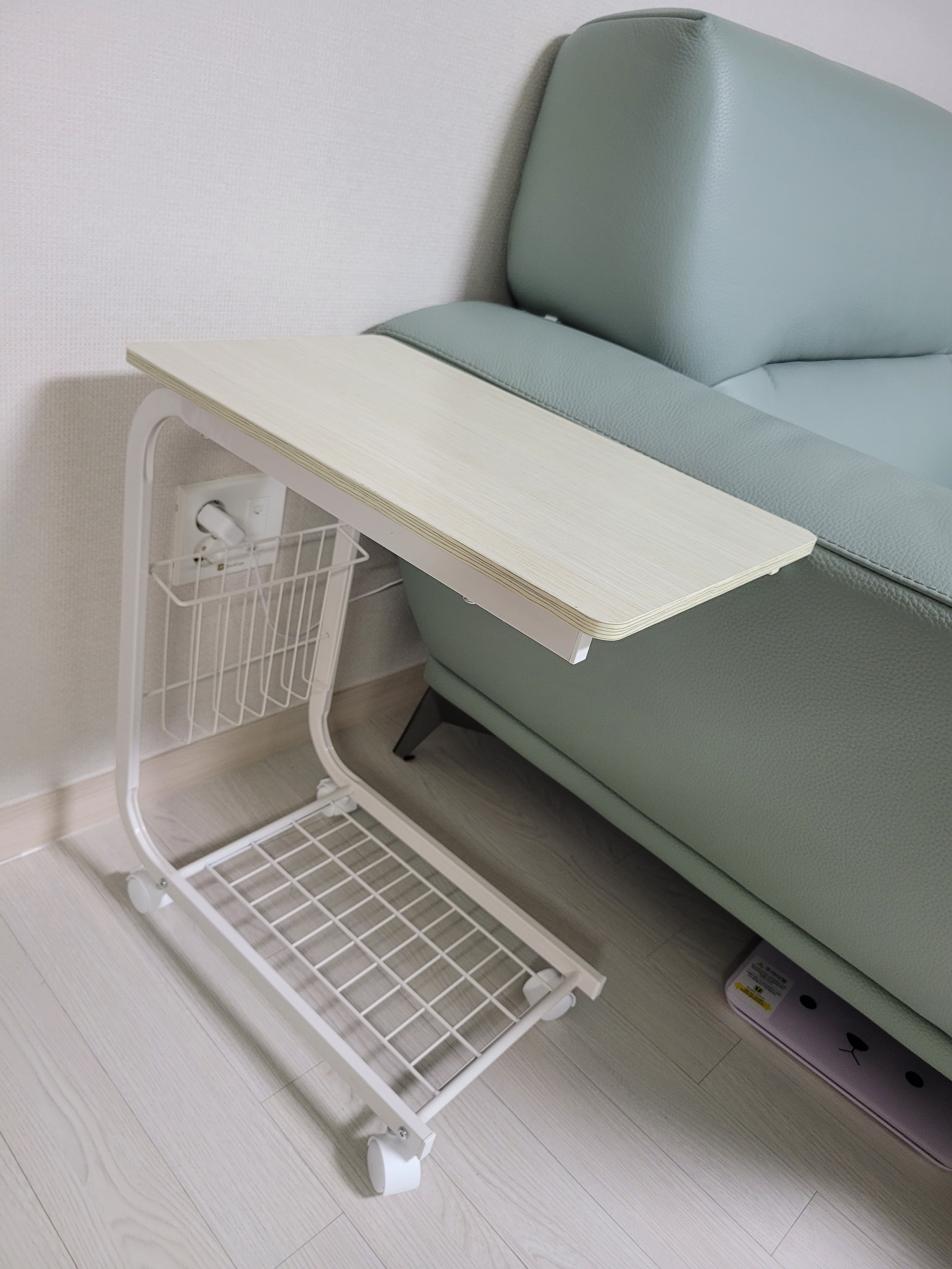 Rolling C-Shaped Side Table with Magazine Rack user photo