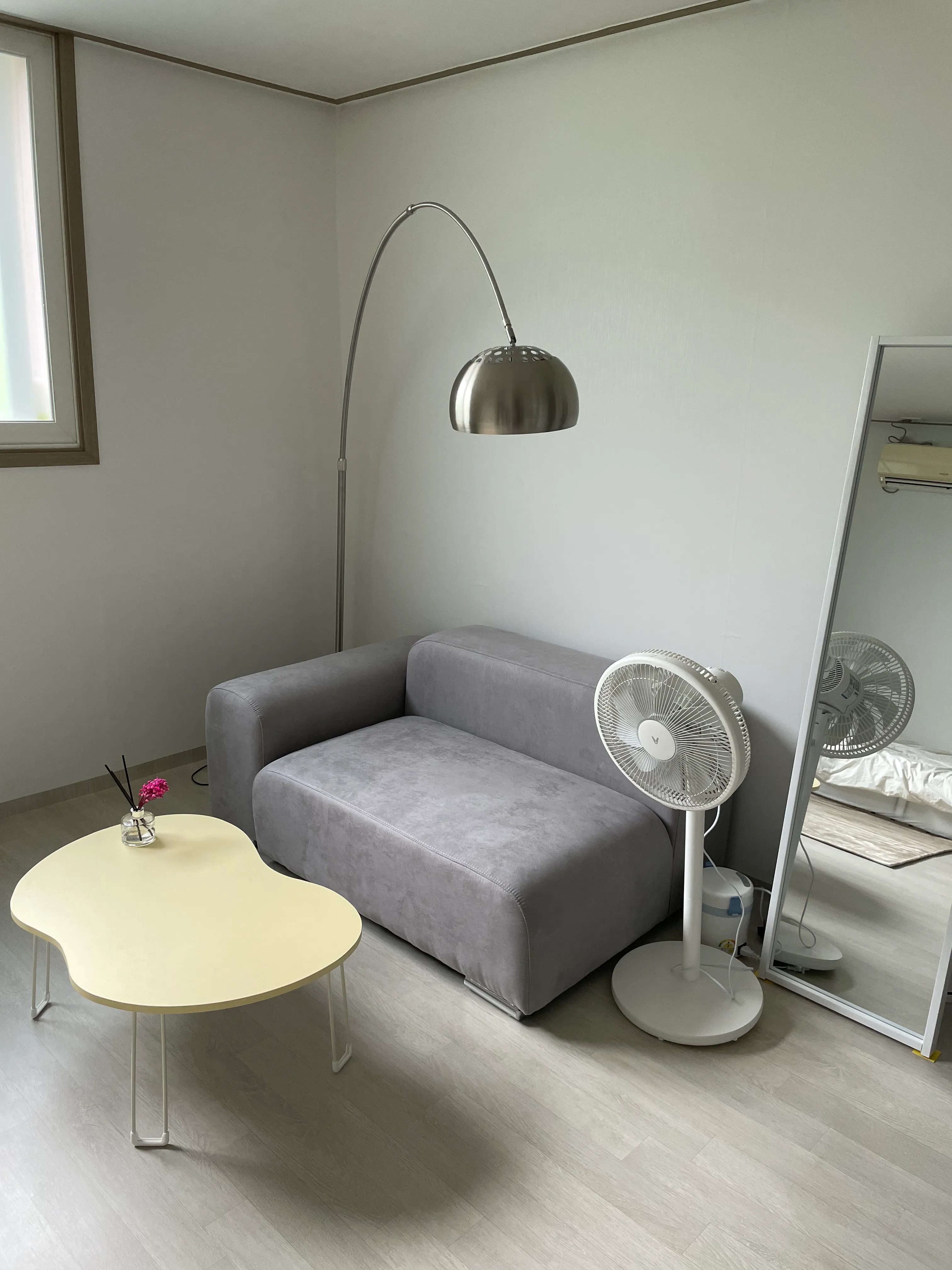 Supermat Apple Objet Folding Table user photo