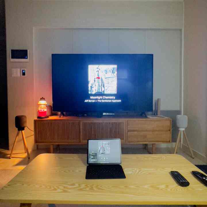 
Apple HomePod 2台とLGスマートTVでAirPlay2を介したホームオーディオ構成！ iPadはガードルだけ…