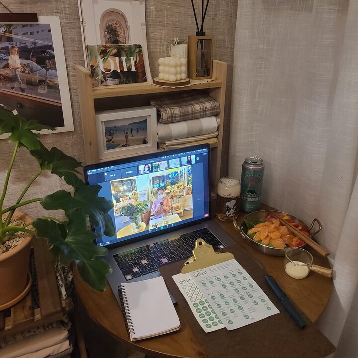 short form carousel card thumbnail