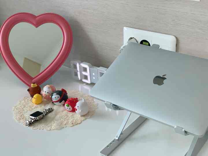 モルラントと一緒に孤独ではないアップルウォッチ
私は可愛くないですか？？😝
アップルウォッチは記録性愛者にもうなくてはならない必須テムになっていつも私の体と一緒にするために充電しなければならなかったので一カット撮ってみました！