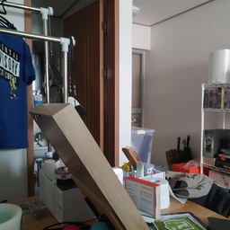 원룸이라 물건들에 가려져 쌓여있지만 이게 엄청 잘 정리된편입니다. 
원룸 사시는분은 이해하시겠죠?^^