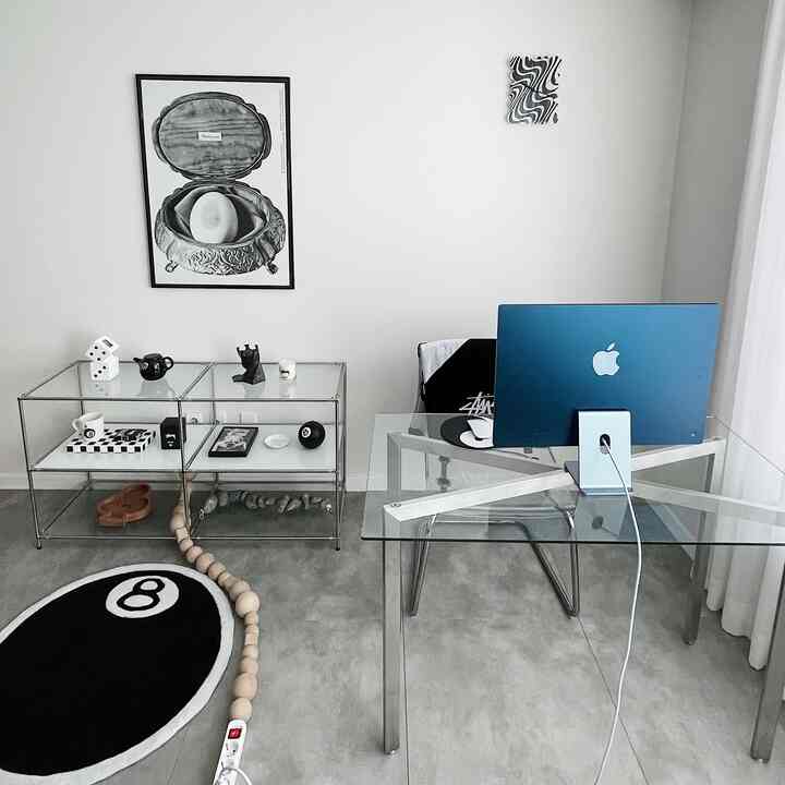 #제품협찬 
Apple、iMac M1 

どこでも目立つアイマックブルーカラー💙💙

倍増した解像度でテレビ会議する時も鮮明で、 

内蔵サウンドシステムで音楽を聴くときもいいです:) 

何よりインテリアの完成はアイマックなのかと思うくらいきれいなデザイン、、、、💙いつ見てもシムクンするカラー感ですよ

上記の投稿は、今日の家のオーハウス活動の一環として、オハウスで製品を提供され、体験後に作成されました。 

