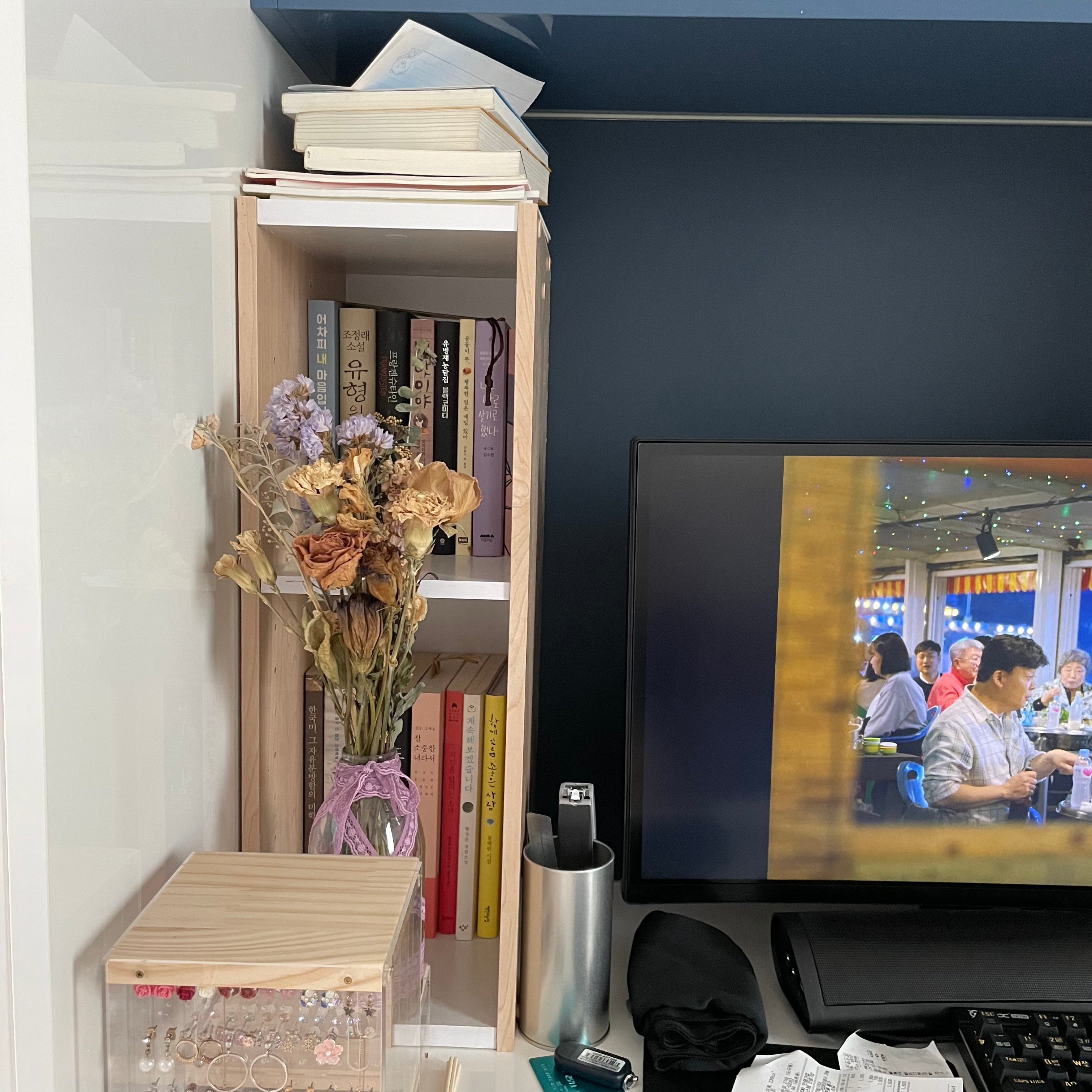 Slim Wood Side Shelf user photo
