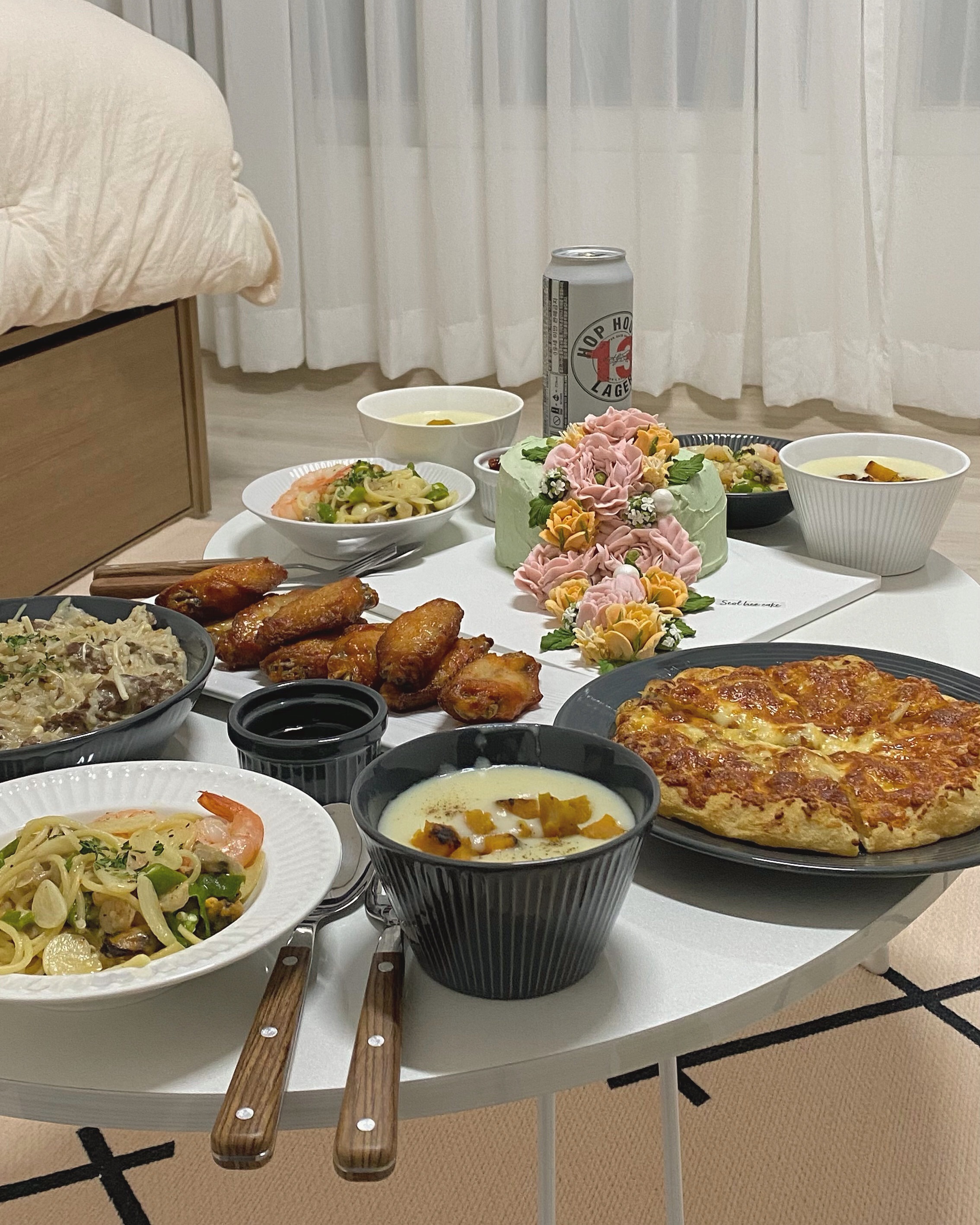 Lining Dinnerware & Plate Home Set for 2 (16-Piece) user photo