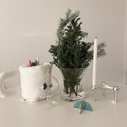 🎄🌲크리스마스 소품 사구싶다요🪅🎄🎄
추천해주세용!!!
리스 만들기전에 잠깐 물에 담군건데도 이쁘네요..ㅠㅠ 투리사고파!