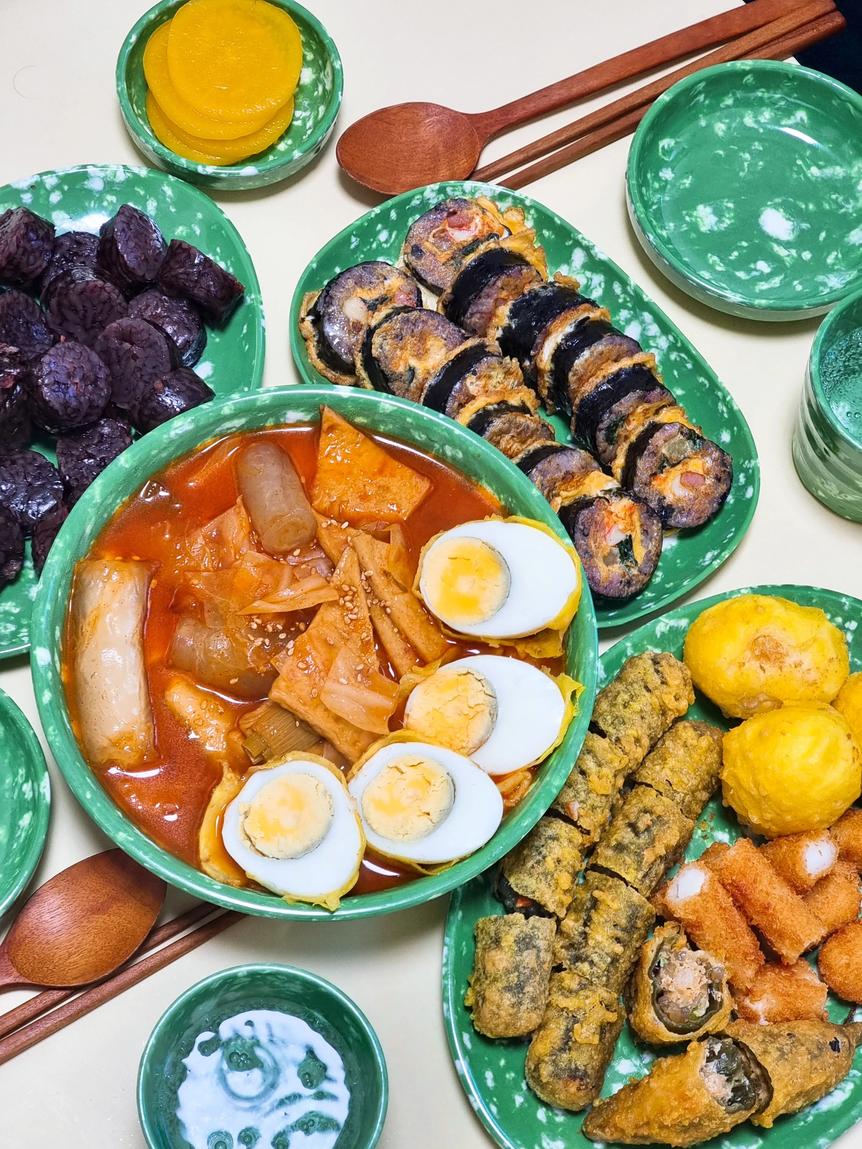 Retro Korean Noodle Bowl user photo