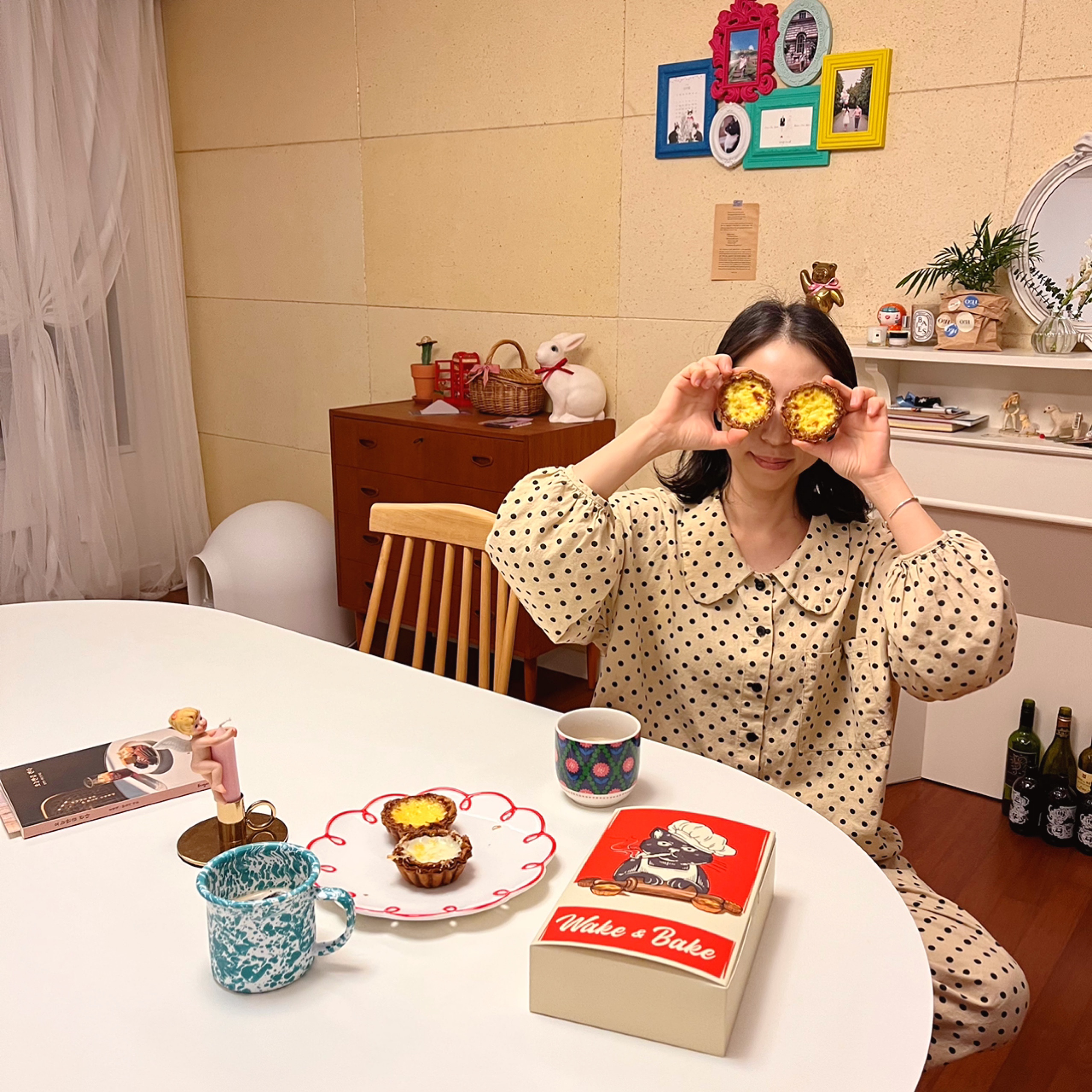 Hand-Drawn Retro Flower Plate user photo