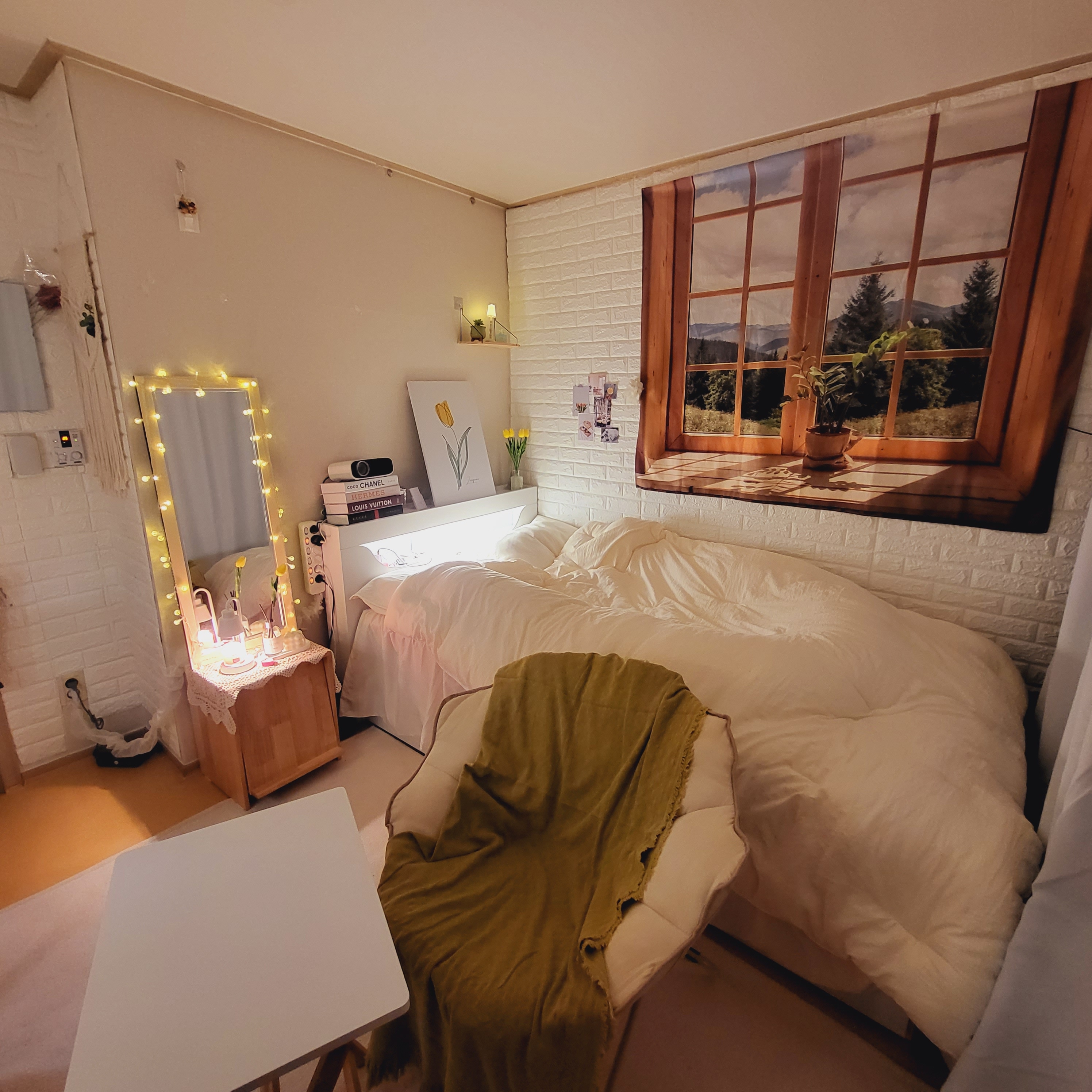 Pleated Touch Table Lamp user photo