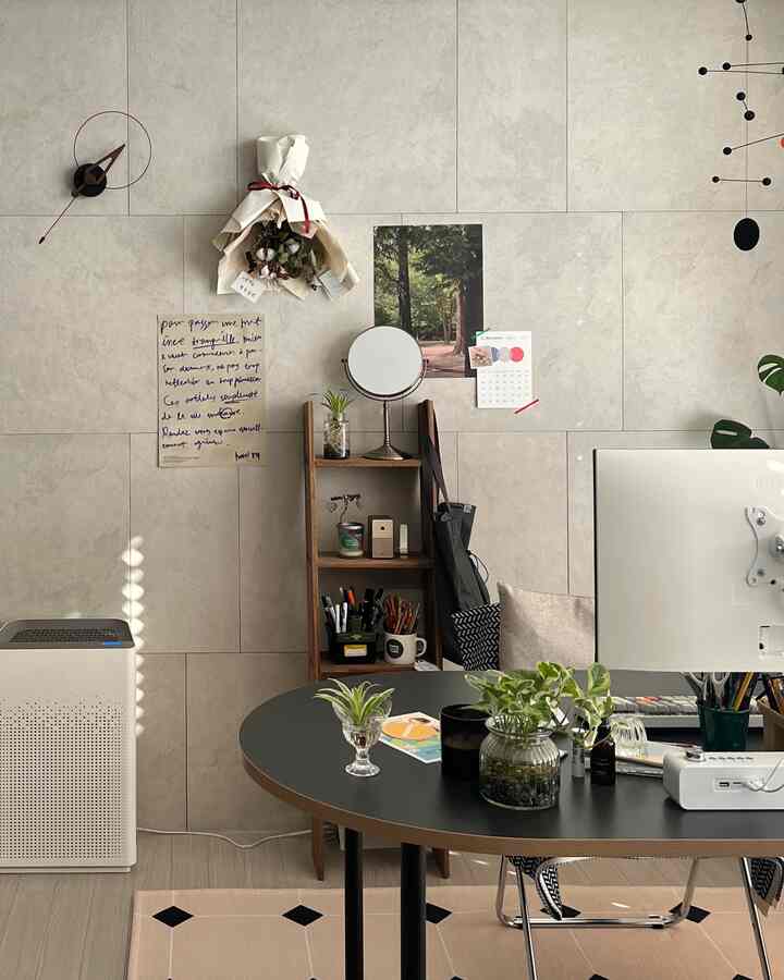 少しずつ複作複作される私のホームオフィス🖤🤍