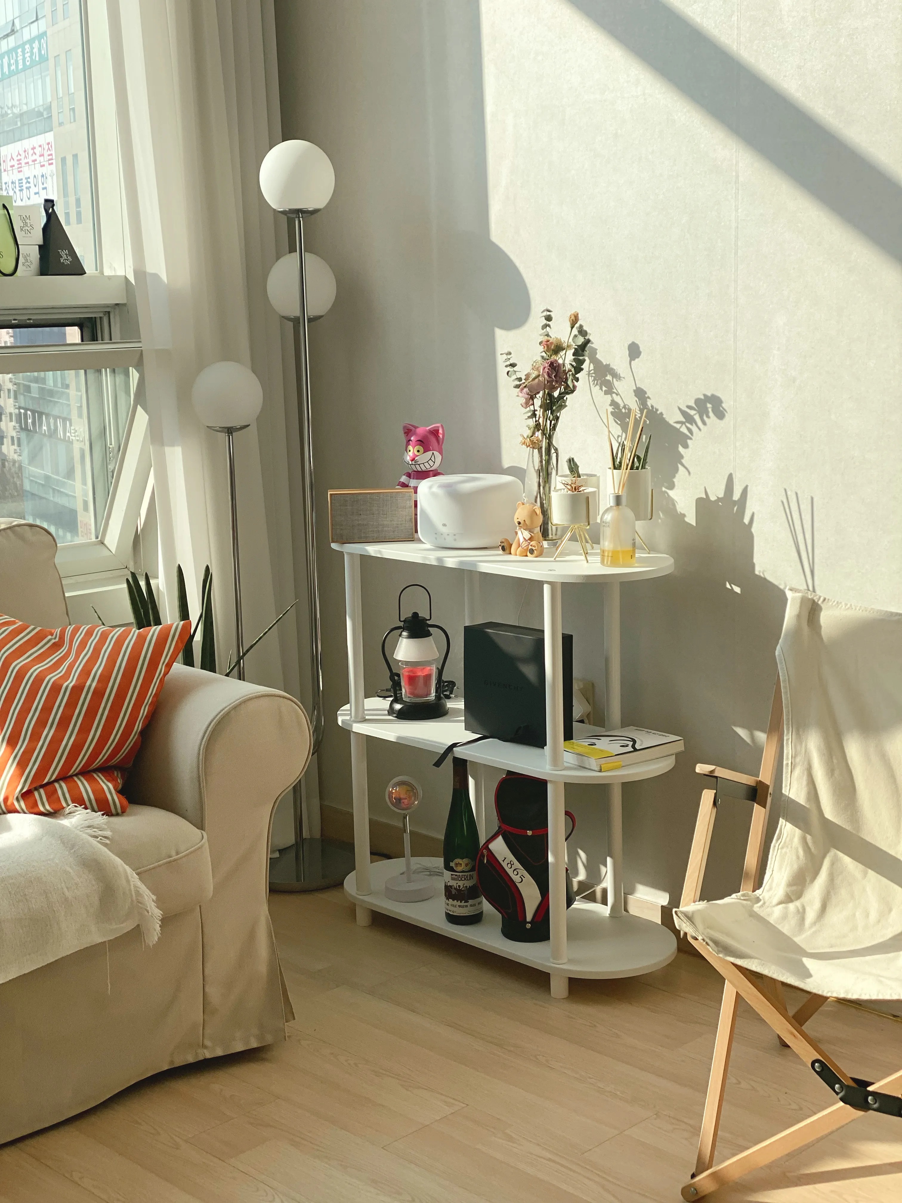 SIMRISHAMN スィムリスハムン フロアランプを使ったインテリア