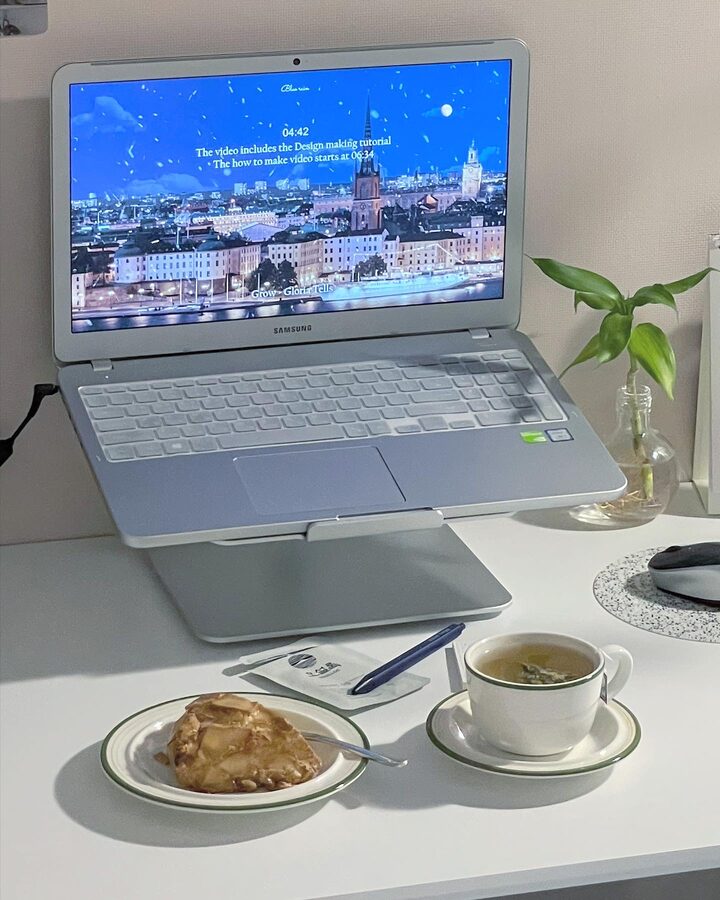 short form carousel card thumbnail