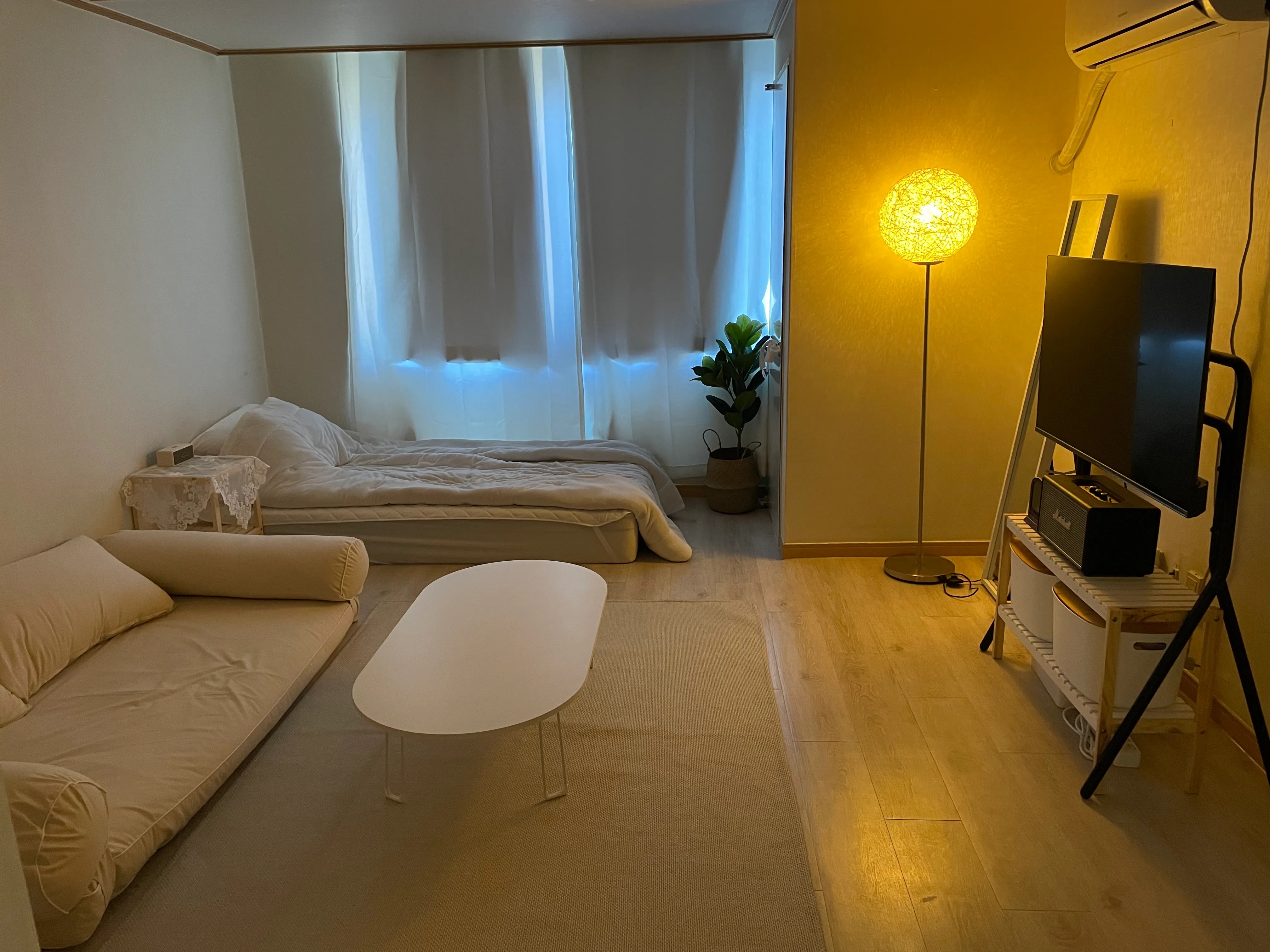 Foldable Oval Low Coffee Table user photo