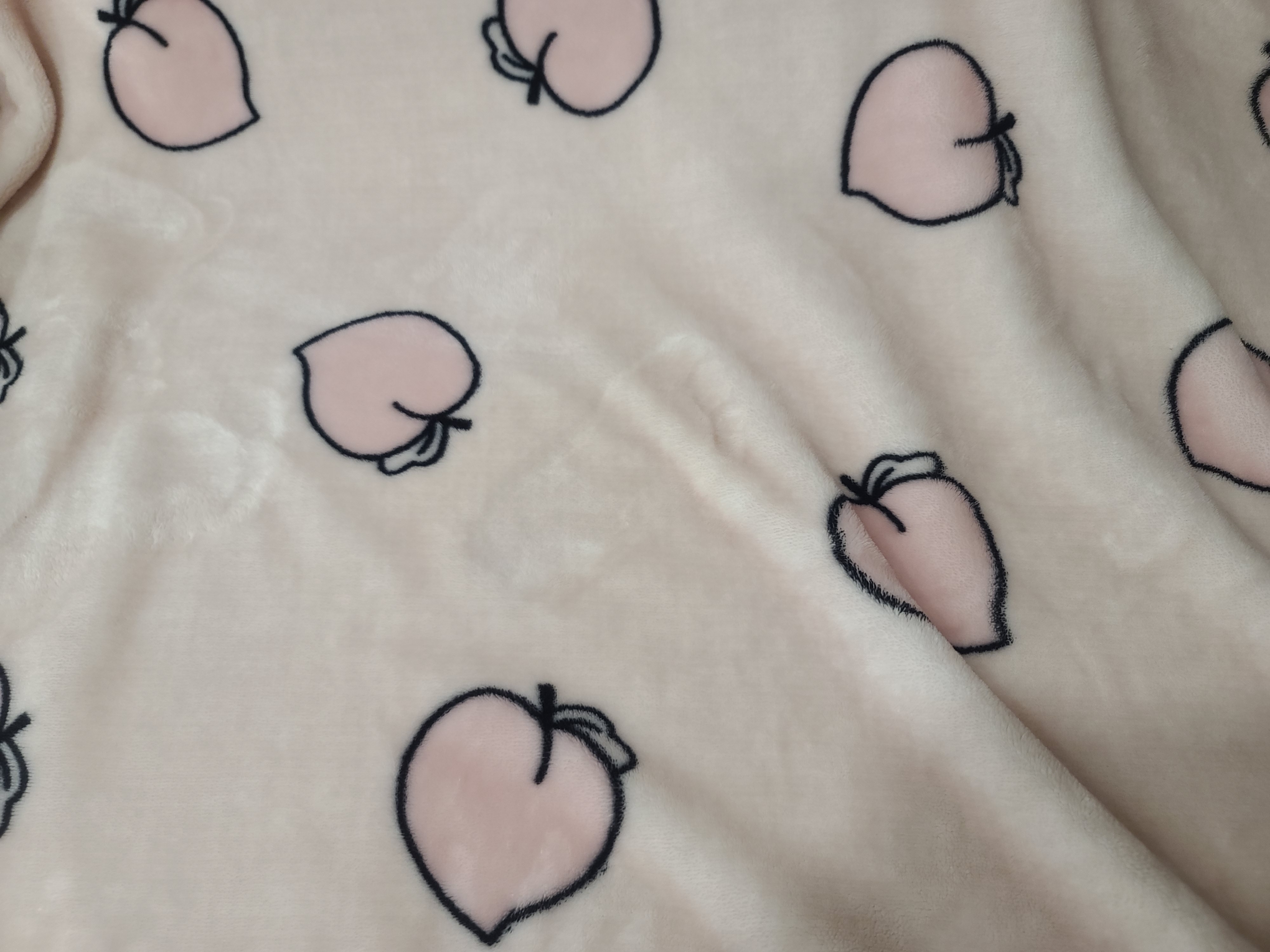 Momozzing Plush Blanket & Comforter user photo