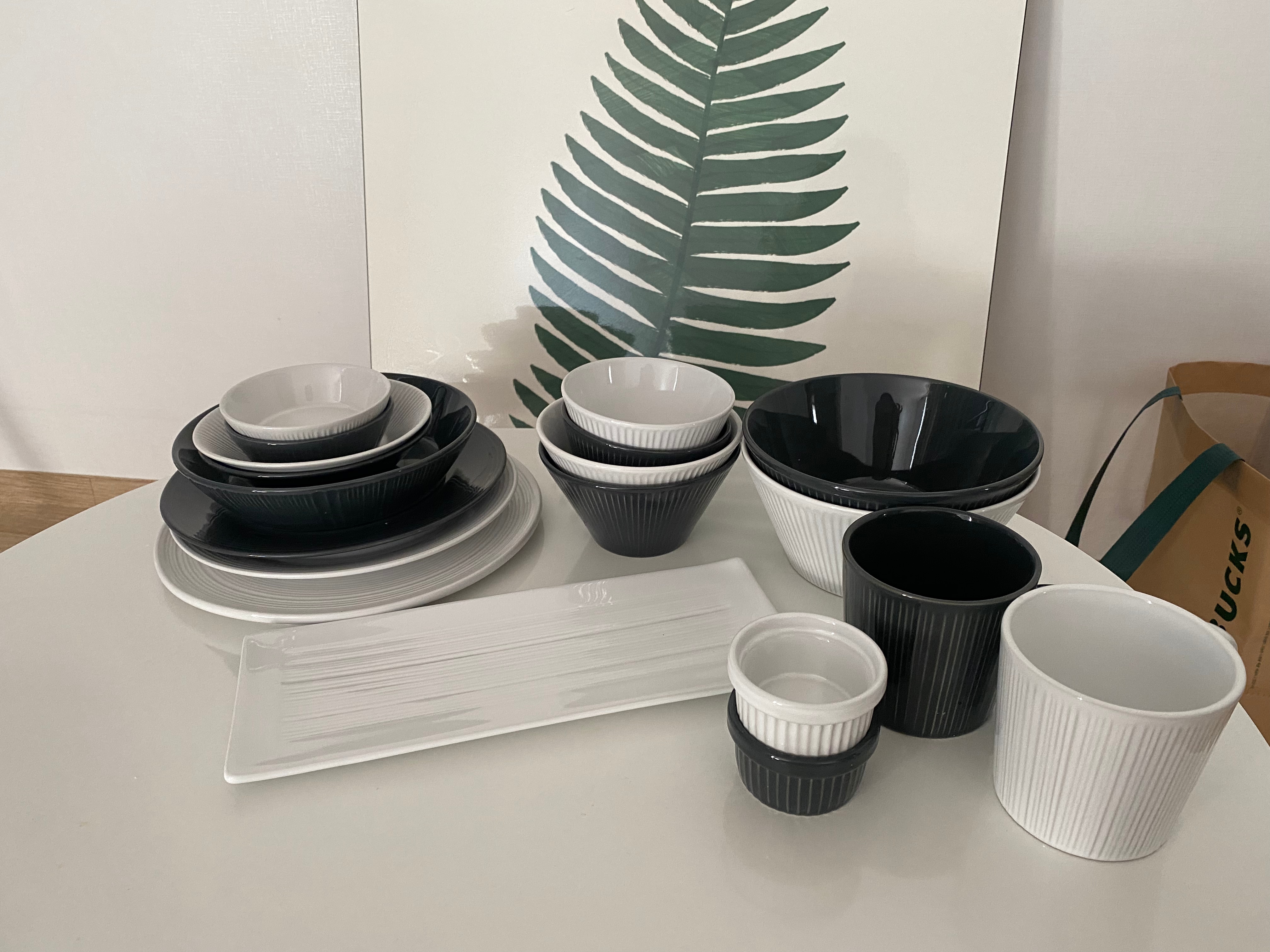 Lining Dinnerware & Plate Home Set for 2 (16-Piece) user photo