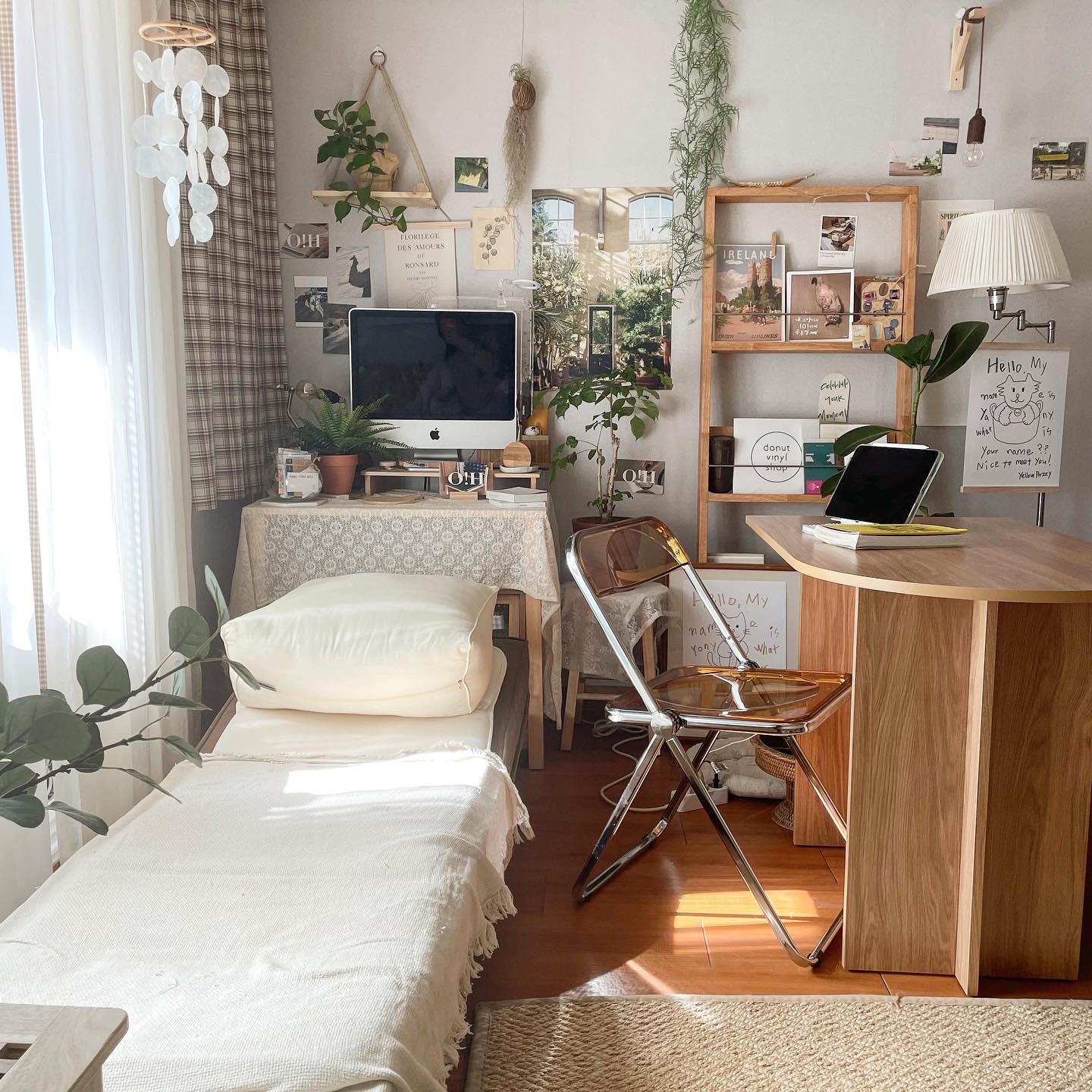 Semi-Oval Dining Table user photo