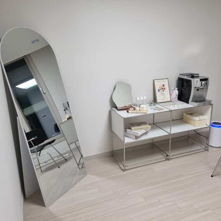 Tagged posts featuring 6-Piece Bubble Candle & Home Décor Gift Set 2