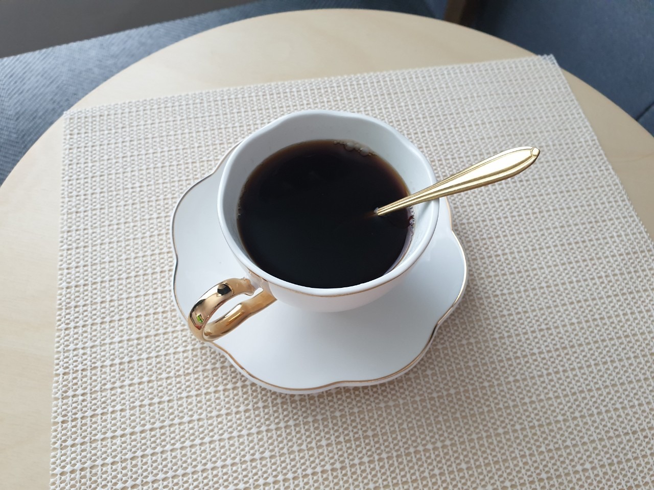 The Gold Lotus White Coffee Cup Set user photo