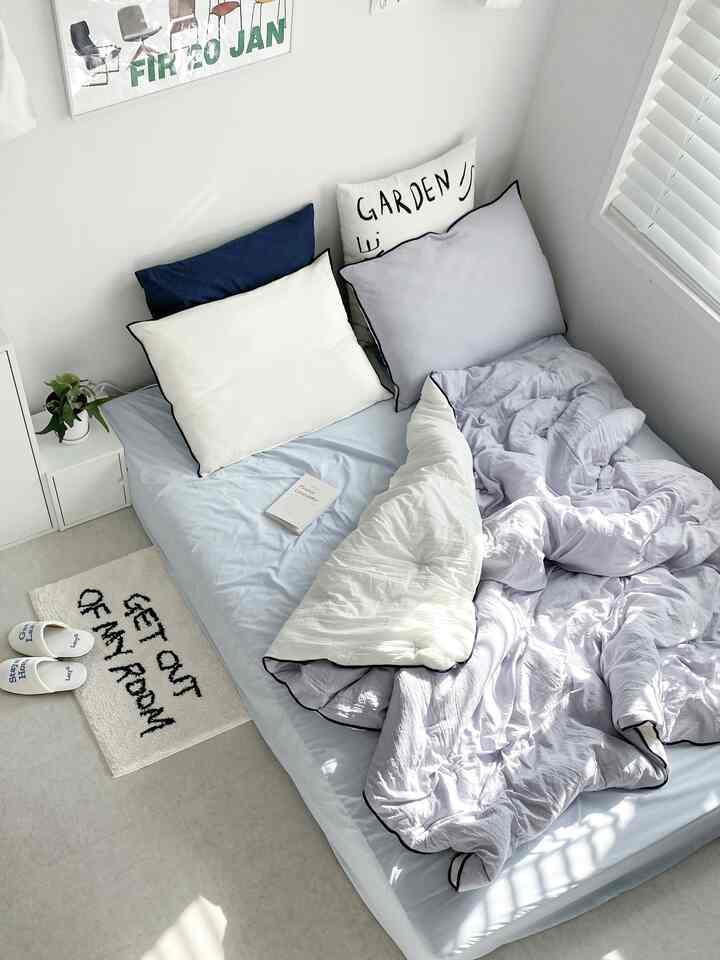 Menambahkan warna pastel ke interior putih➕