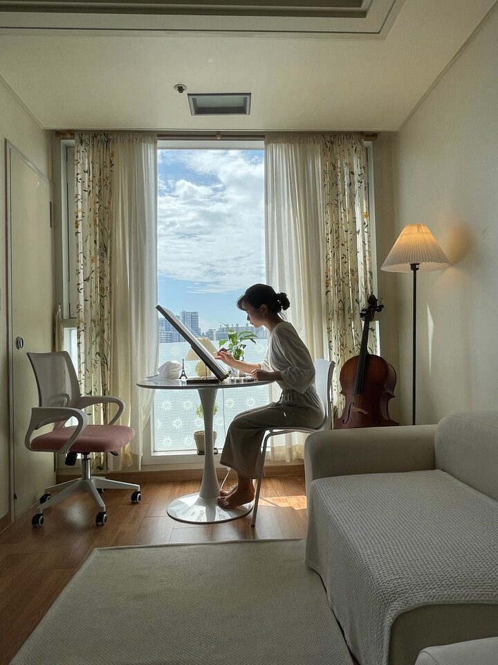 short form carousel card thumbnail