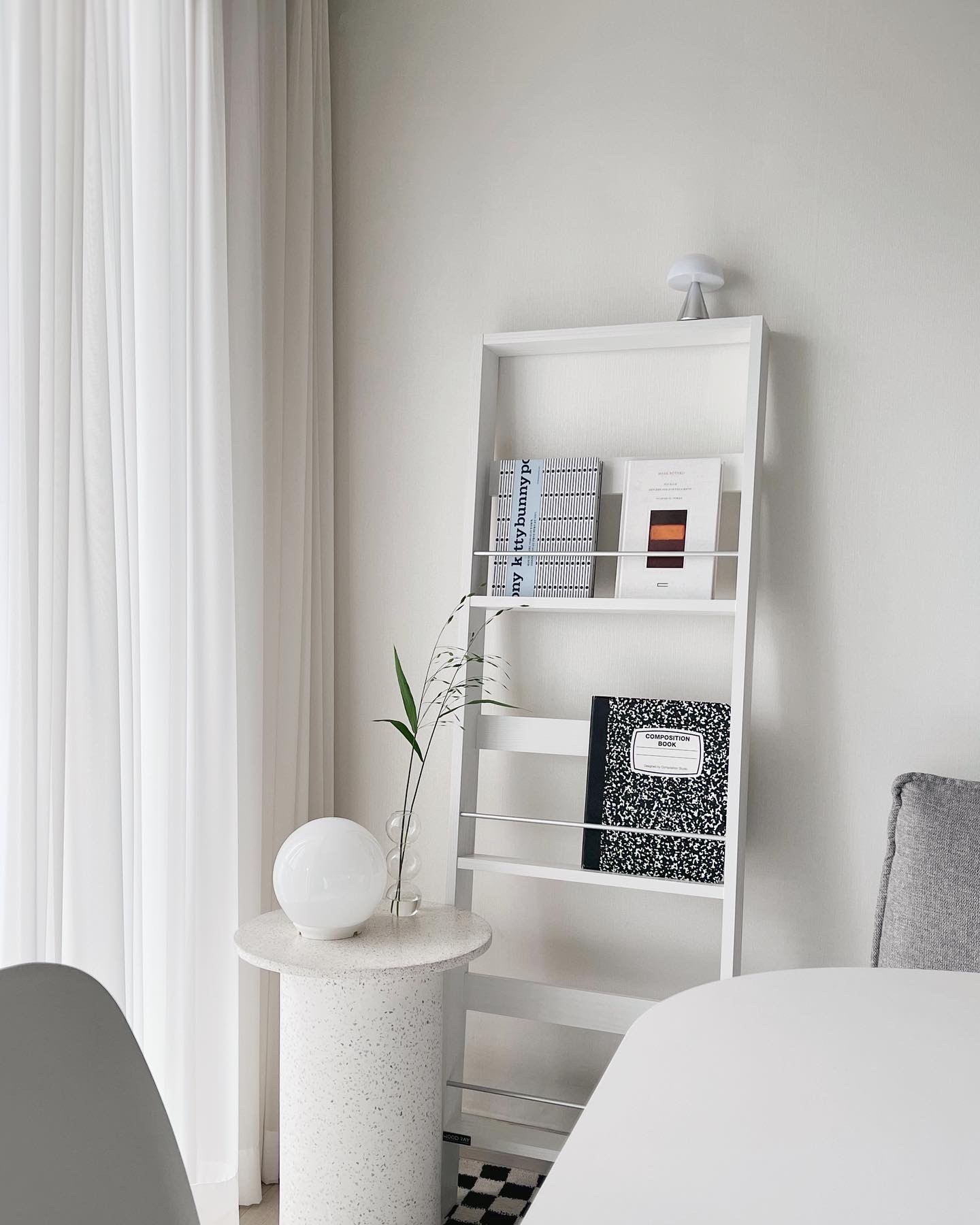 Bold Interior Magazine Rack user photo