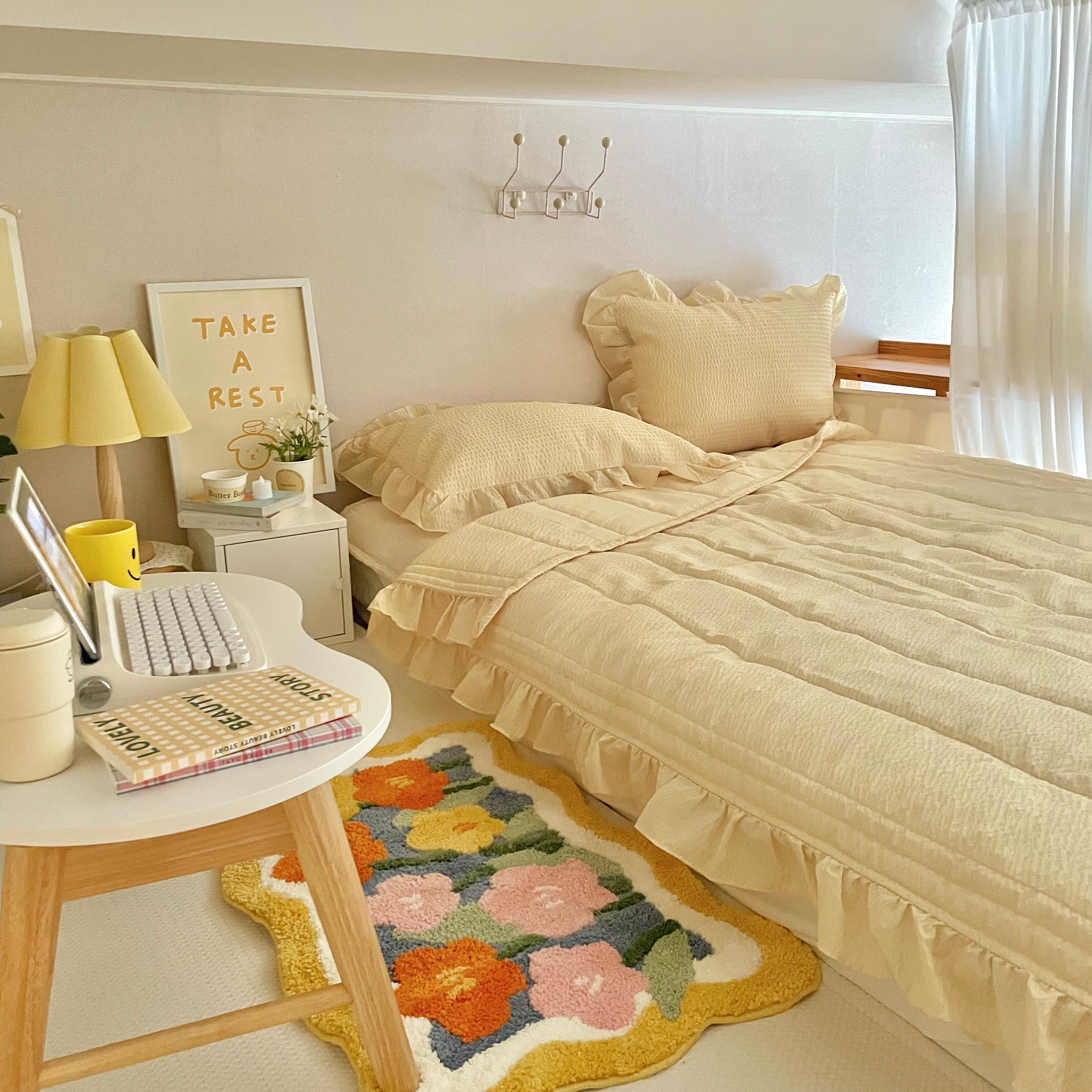 Pop Frill Seersucker Summer Comforter & Pillowcase Set user photo