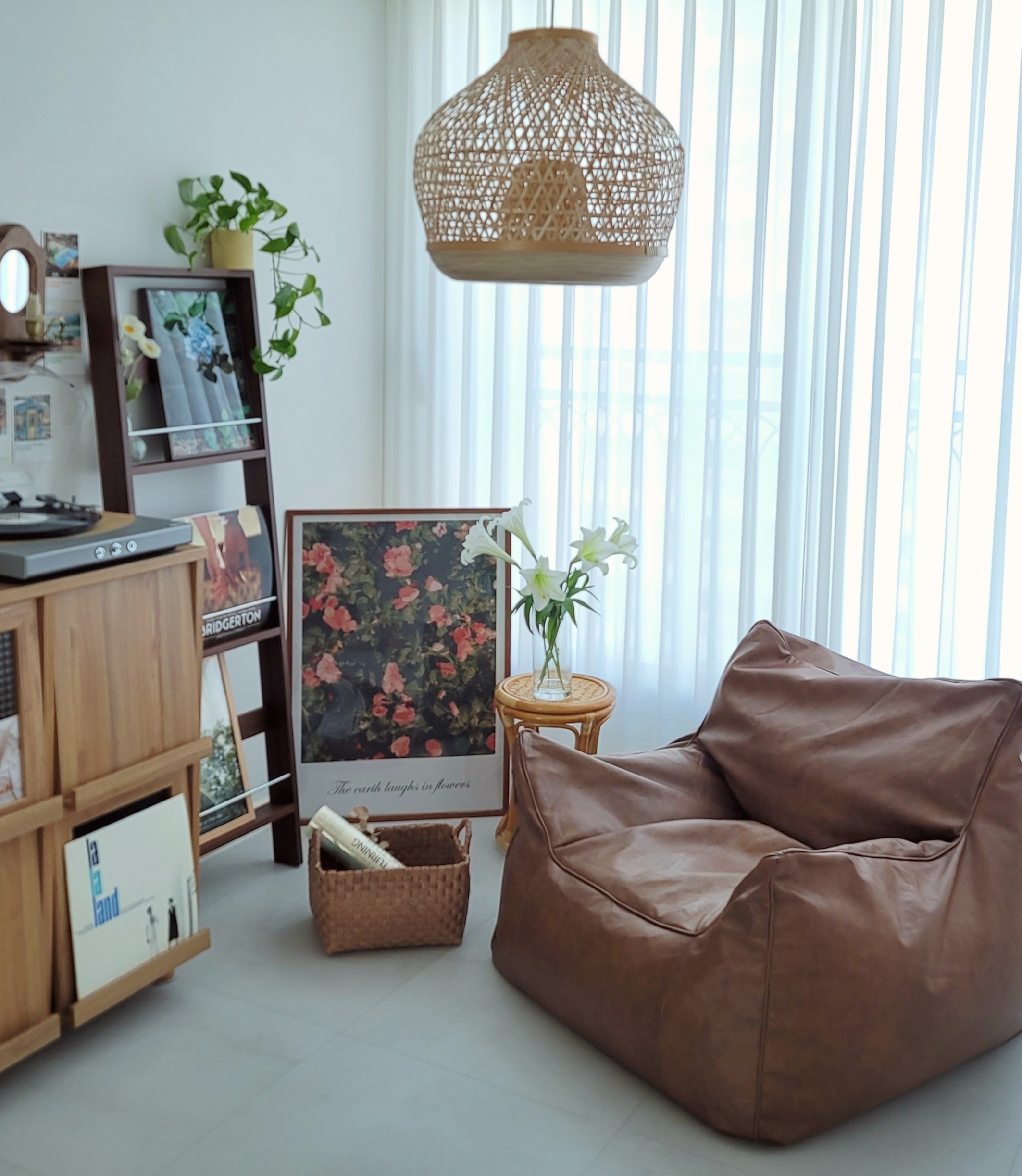Bold Interior Magazine Rack user photo