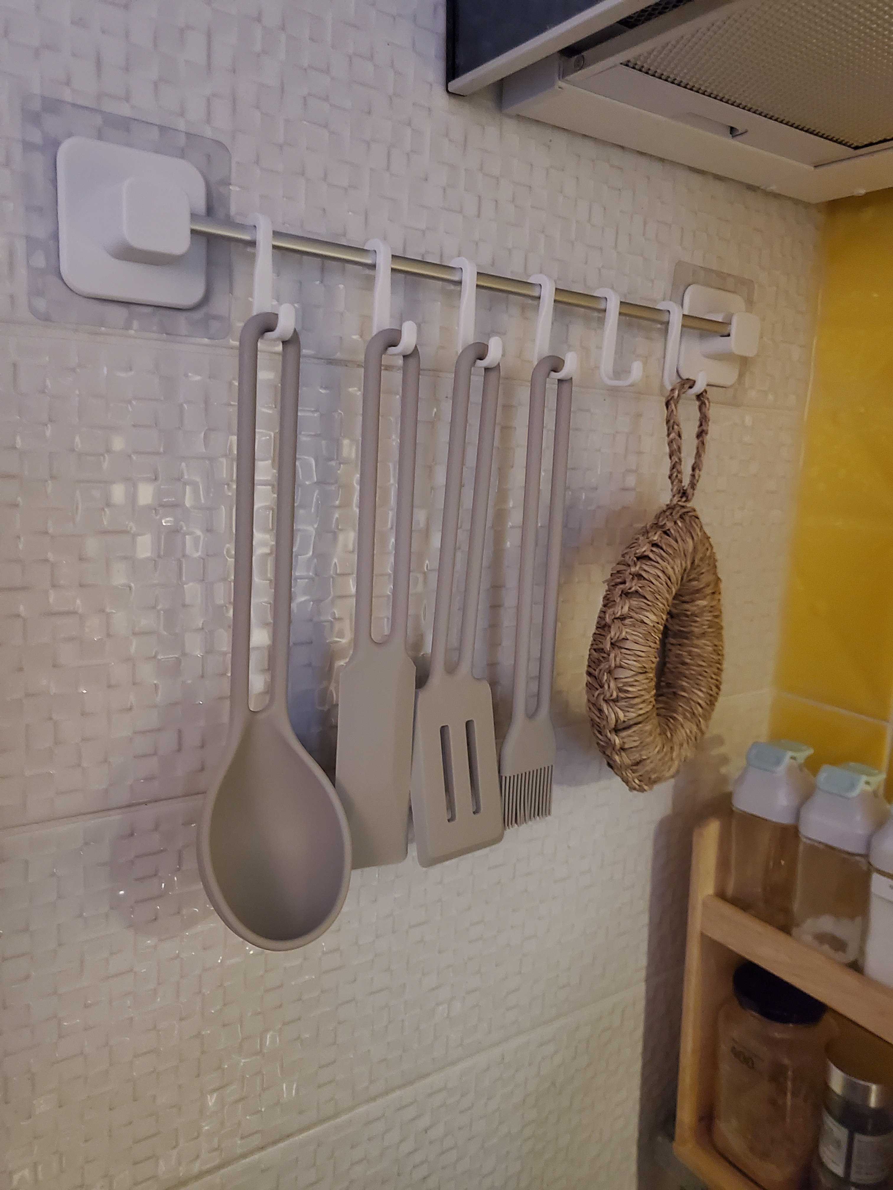 Awesome Silicone Kitchen Utensil Set (4-Piece) user photo