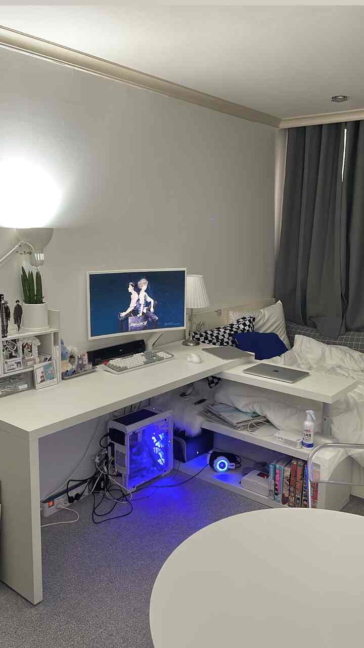 Tagged posts featuring White Round Pedestal Dining Table 3