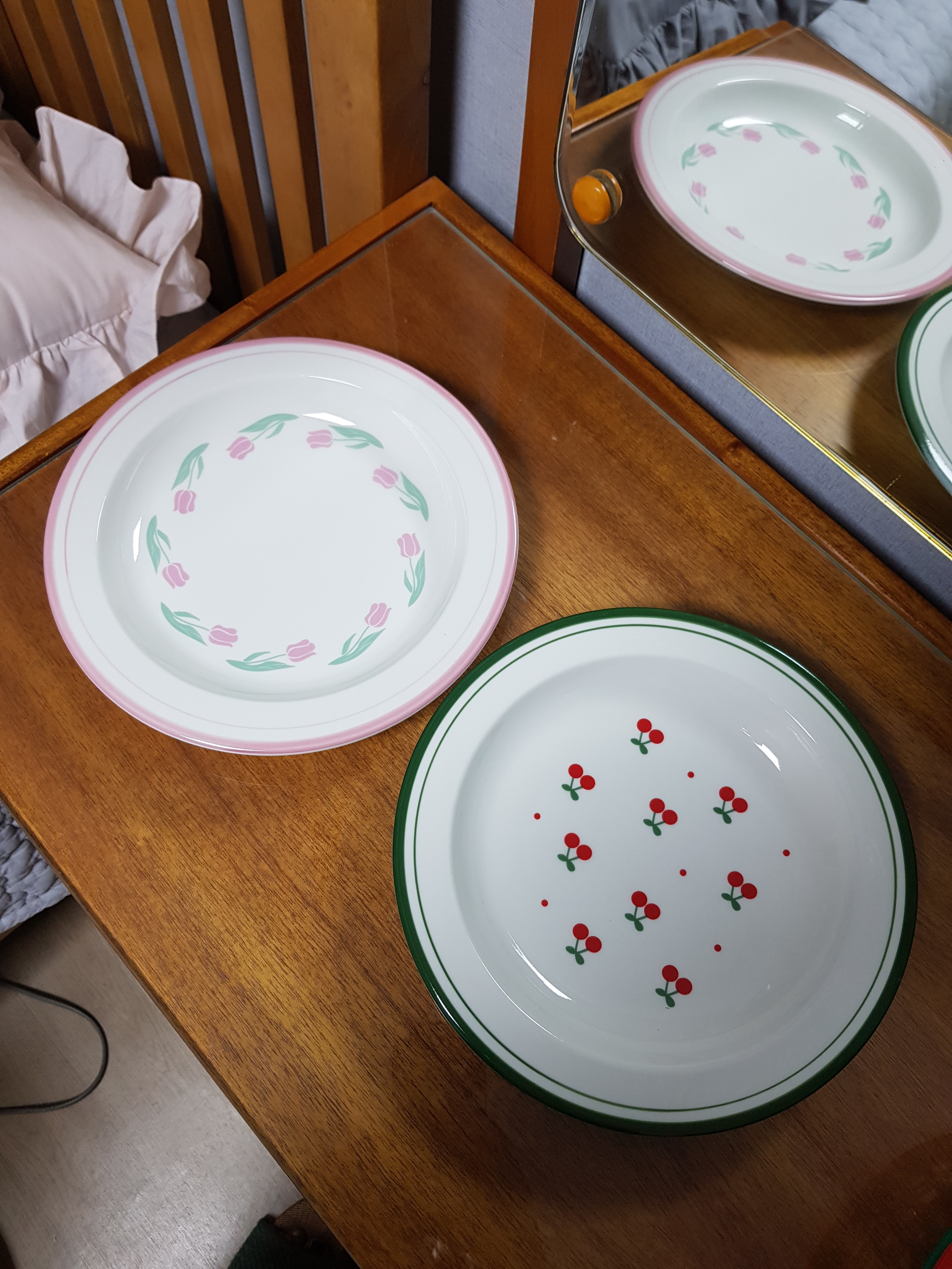 Coucou Retro Charm Dinner Plate - 9
