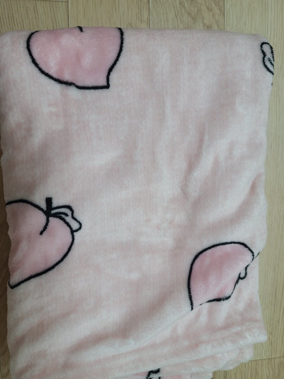 Momozzing Plush Blanket & Comforter user photo