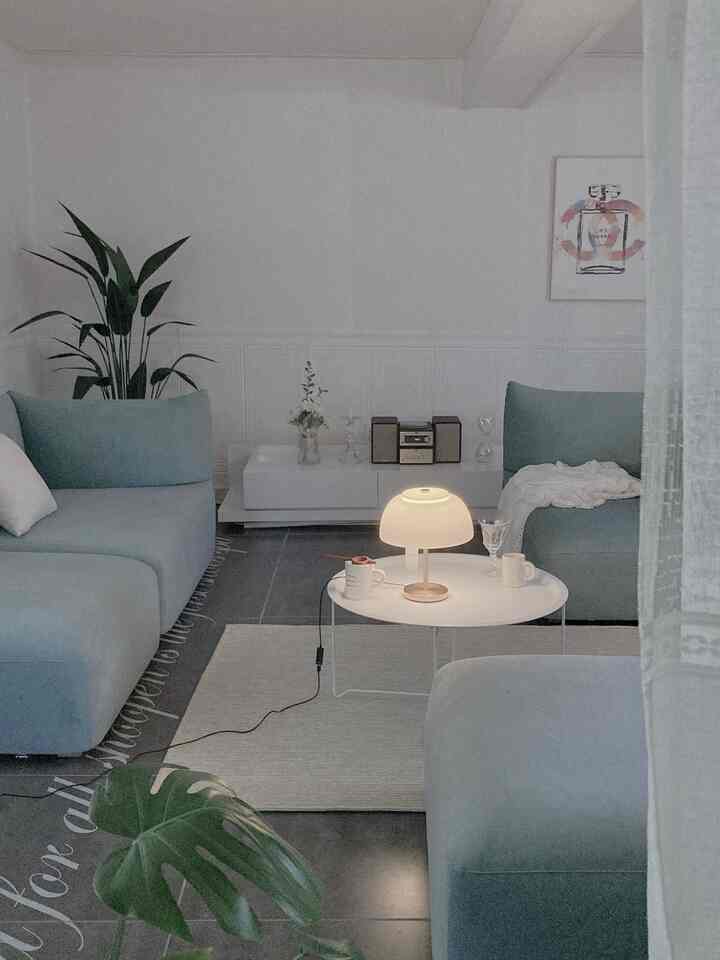 Why home is the best
Because it's cozy, comfortable, and peaceful🤍

The sound of crickets outside the window, the soft song playing on the radio, and the soft lights make this moment a peaceful and happy time.

Have a cool weekend night