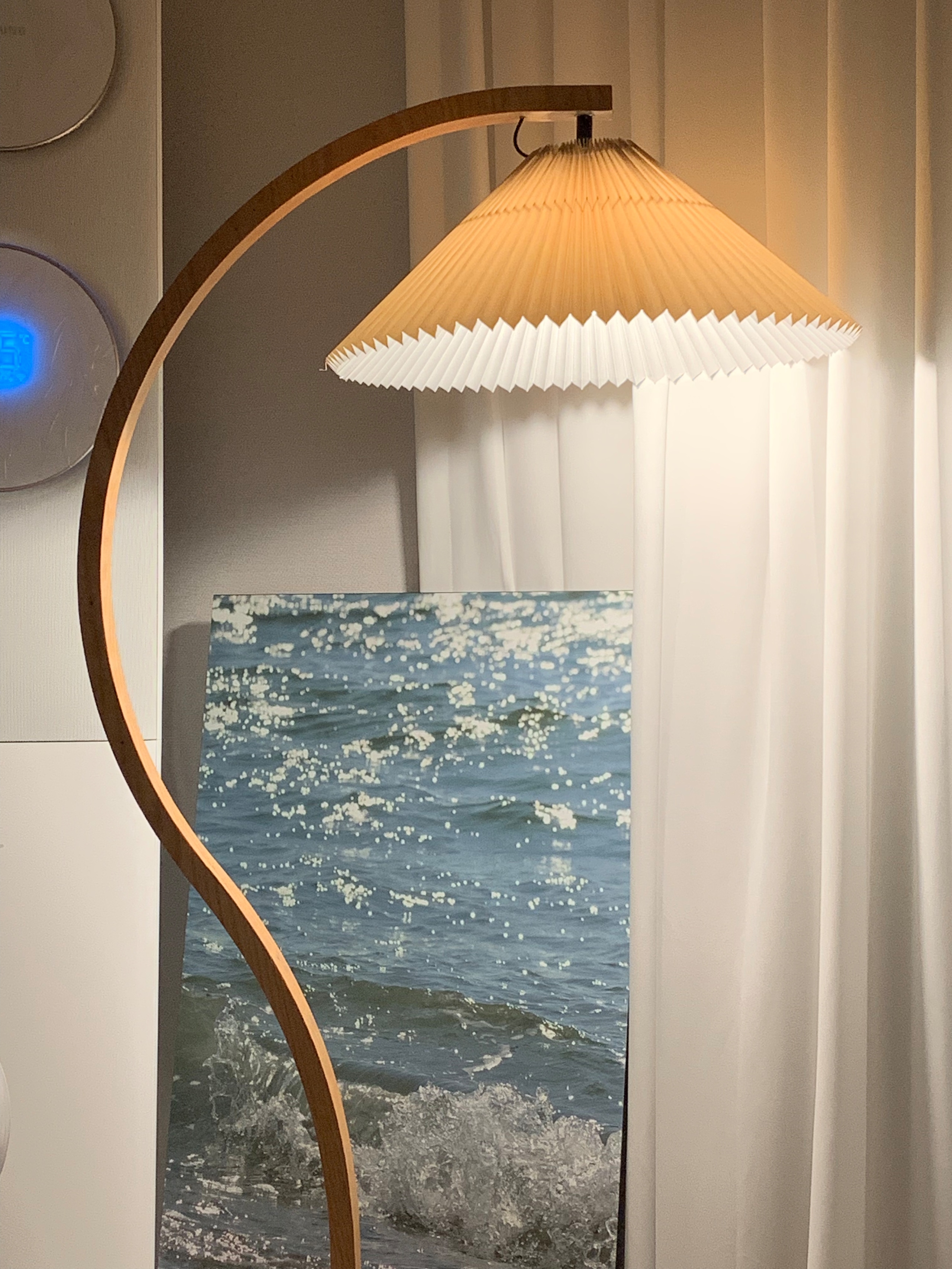 Ocean Wave Foldable Floor Coffee Table user photo