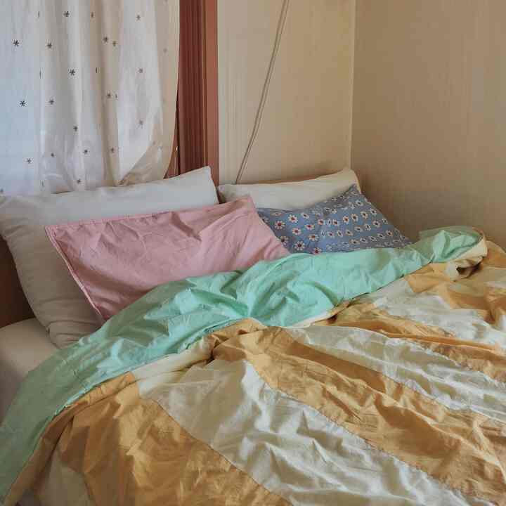 新しい寝具
Gata の羽毛布団
Baggu の枕カバー
Decoview のカーテン

