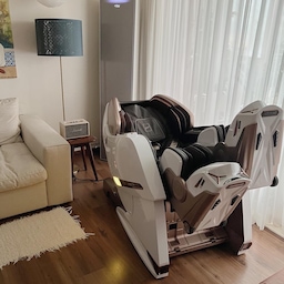 집은 곧 쉼이다!를 외쳐왔던 저에게 오하우스에서 쉼의 정점을 찍어주는 친구를 선물해주었네요. 마사지를 사랑하는 이부부는 얼마나 기뻤는지 몰라요. 오빠랑 신난다고 덩실덩실 춤췄어요