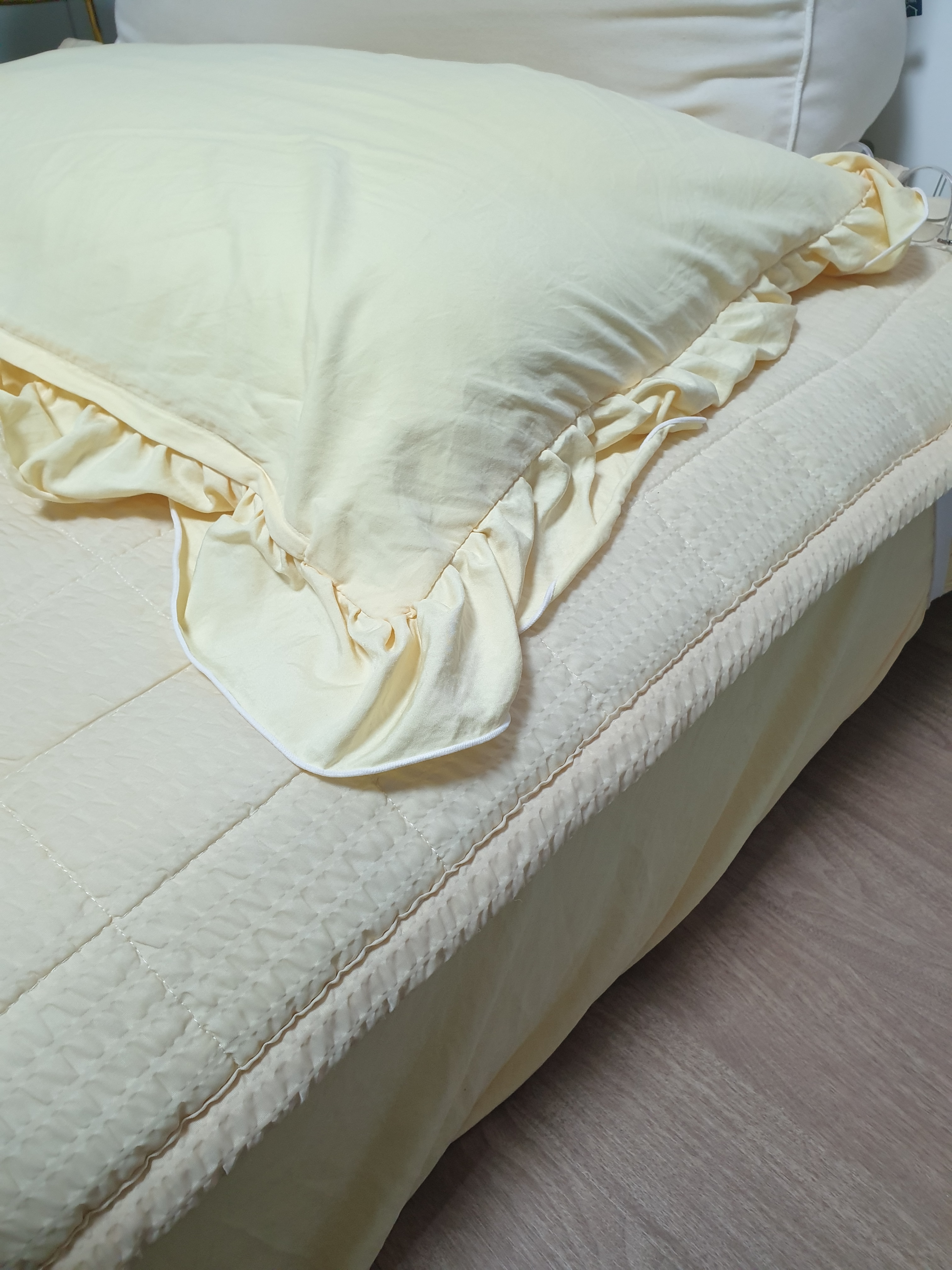 Soft Mood Hotel Frill Pillowcase user photo