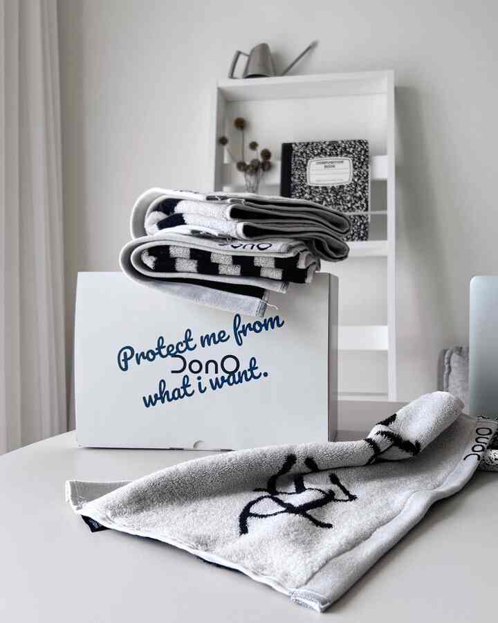 #제품제공

これは私の好みを強打解罰したそのようなタオルです。
ブラック＆ホワイトラバーを超えて性愛者である私のために
作るのではないかという合理的な疑いがあるほどですㅎㅎ

デザインもデザインですが、小正社製です。
軽くてドトム、水の吸収も気になりますね🤍
肌触りまでボドルボドルすると完璧すぎます！

パッケージも美しいので、誰でもプレゼントするのが好きです。
プレゼントもよくセット構成もされています〜
ヨガの家が贈り物として送るなら
まさにセンス争いになります🏁

パターンも直接選択できます。
選択障害のある人は少し難しいかもしれません。
みんなきれいで選びにくいですよ🤭

肝臓にきれいなタオルを入れてシャワーを浴びて美味しくて
そうですね🫶🏻

*
「ドンオ：突然悟る経験」
私はシャワーを浴びるアイデアを思い浮かべました。
その状況がこんな言葉であるというのも不思議ですね～
いろいろな私の好みの口ニーダー〜🙈
*