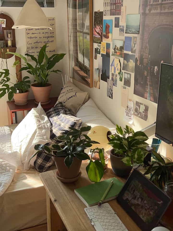 Saat ini, saya suka memiliki tanaman di meja saya.

Tidak banyak cahaya, jadi saya tinggalkan sebentar.
Saya mengembalikannya ke tempat semula😅

instagram.com/fall.home